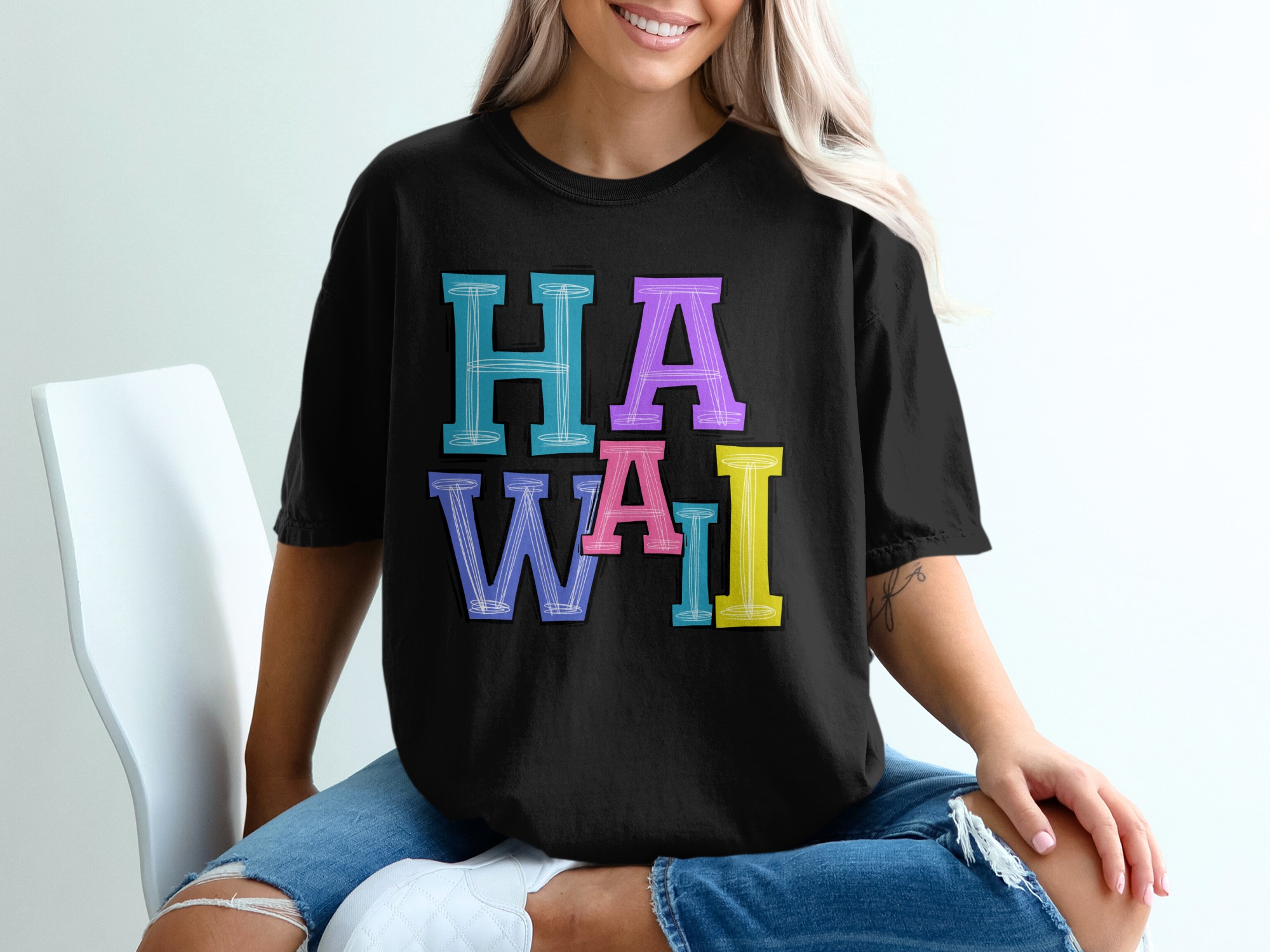 Hawaii T-Shirt, Colorful Vacation Tee, Island Graphic T Shirt, Trendy Summer T-Shirt, Gift for Hawaii Lover, Beach Trip Top - Image 2