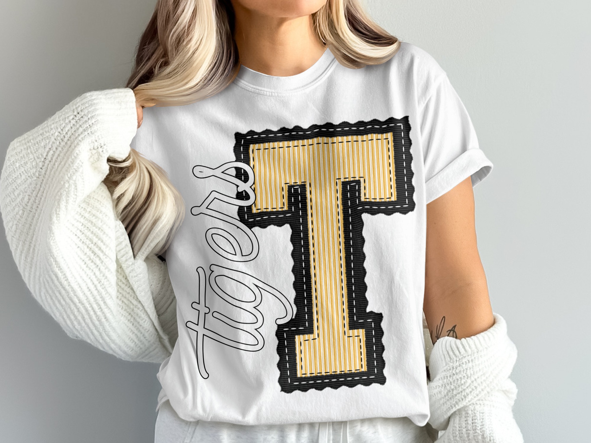 Tiger T Shirt, Comfort Colors 1717, Trendy T Shirt, Animal T Shirt, Stylish T Shirt, Fashionable T Shirt, Graphic T Shirt, Cool T Shirt