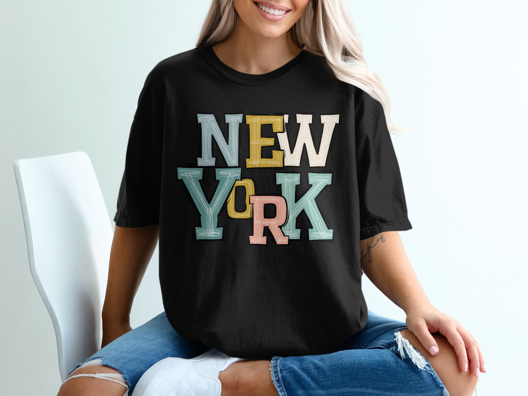 New York City T-Shirt, Colorful NYC Graphic Tee, Trendy New York Souvenir, Fashionable Cityscape Shirt, Tourist Gift Idea, Stylish NY - Image 2
