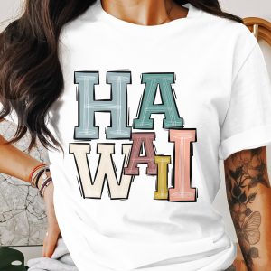 Hawaii T-Shirt, Retro Hawaii Tee, Vacation Shirt, Island Vibes T-Shirt, Hawaii Souvenir, Trendy T-Shirt, Gift for Her, Colorful Hawaii Shirt