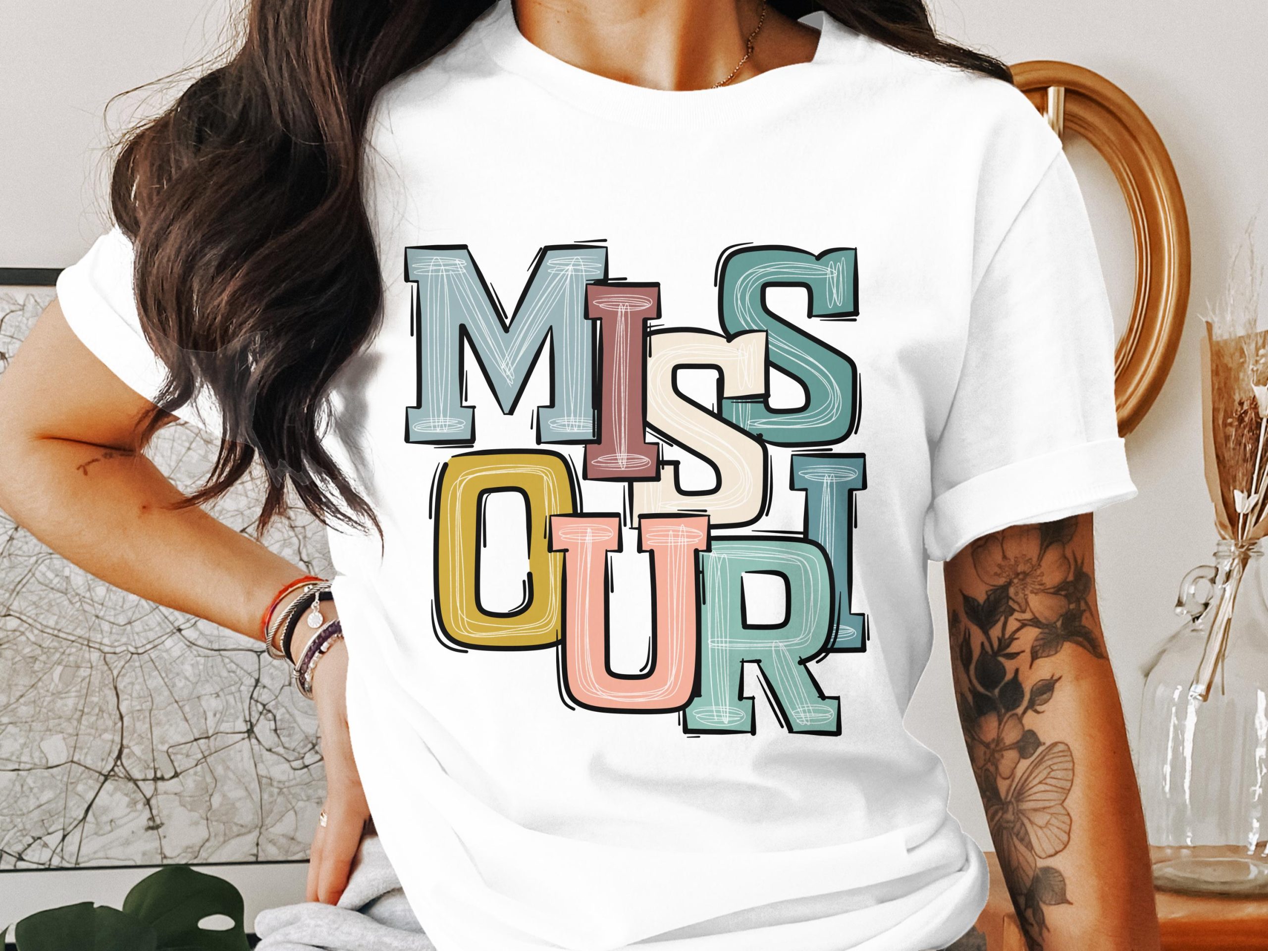 Missouri T-Shirt, Retro Missouri Tee, Colorful State Pride Shirt, Hometown Missouri Gift, Missouri Lover TShirt, Graphic Missouri Top