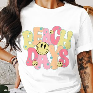 Beach Days Smiley Face T-Shirt, Summer Vibes Tee, Cute Vacation Shirt, Trendy Graphic Tee, Retro Style, Beach Lover Gift