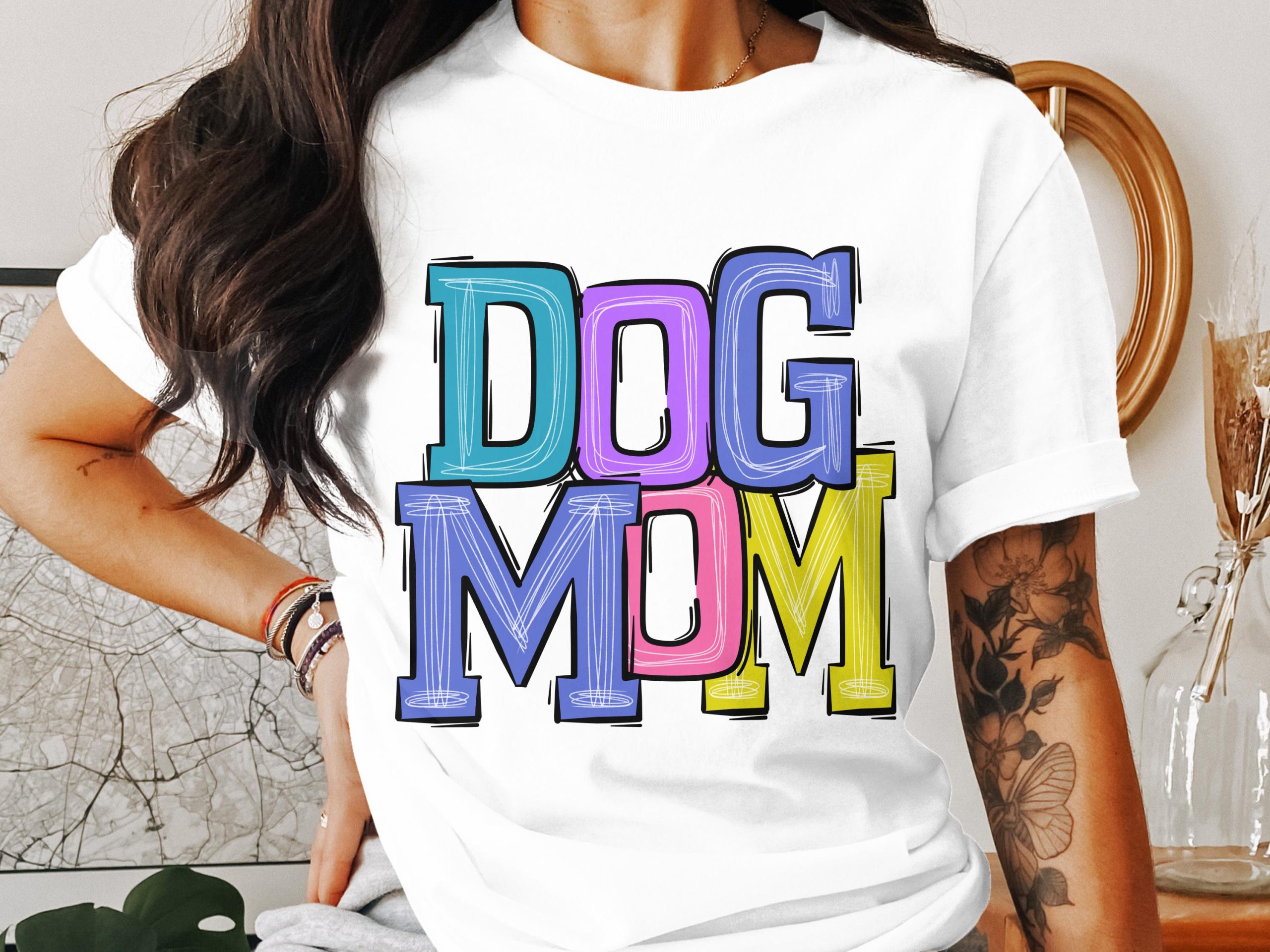 Dog Mom Bold Letters Design Cute Loving Pet Owner T-Shirt