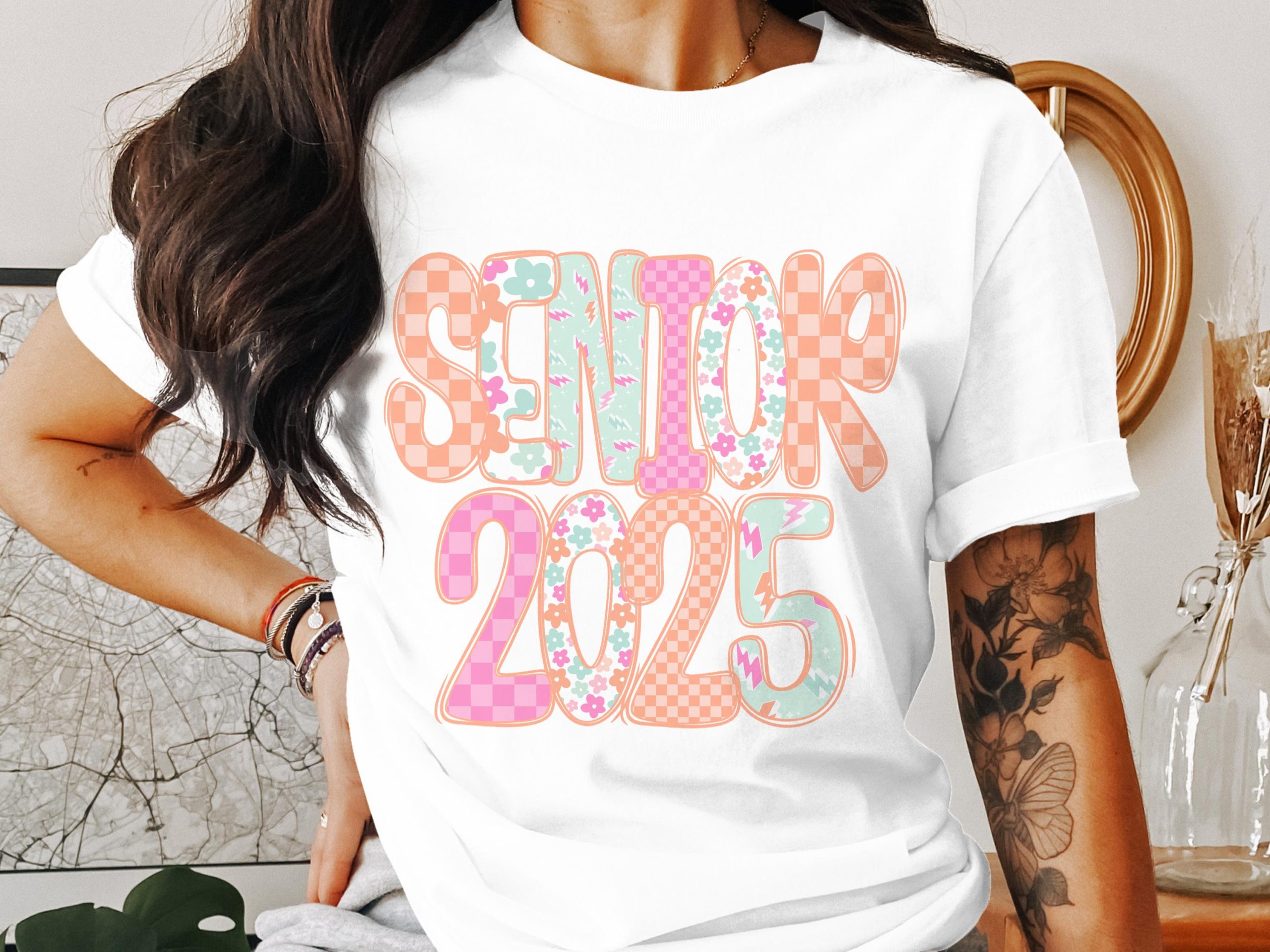 Senior 2025 T Shirt, Retro Senior Shirt, Graduation Gift T-Shirt, Groovy Senior Tee, Class of 2025 Shirt, Graduation T Shirt