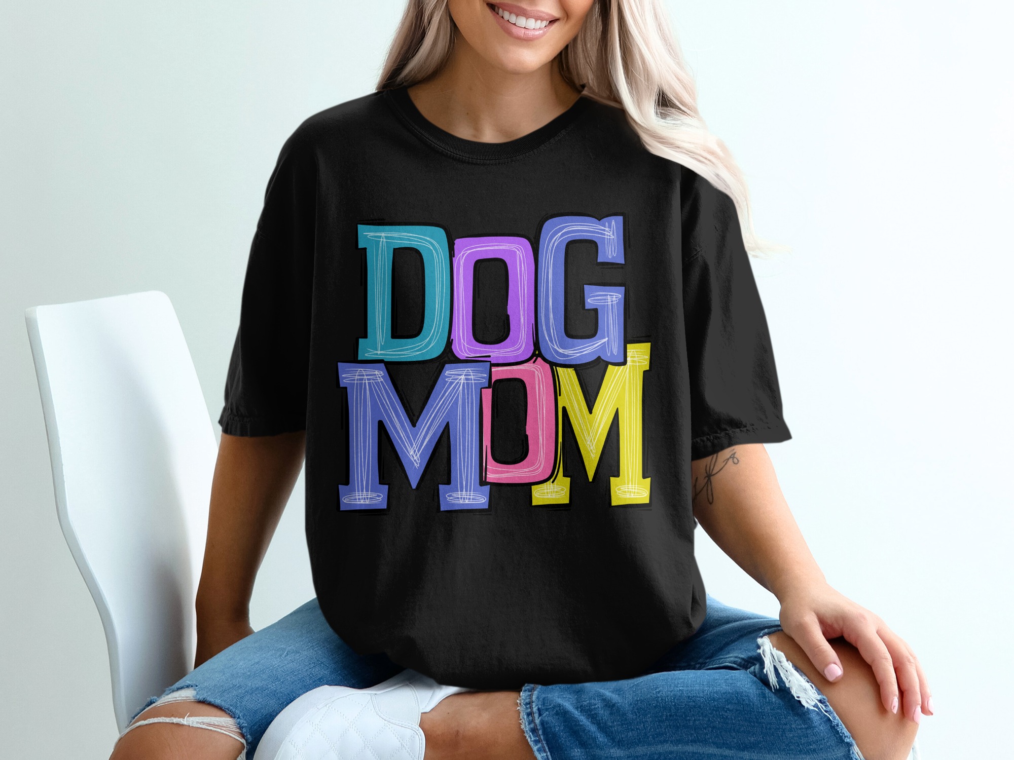 Dog Mom Bold Letters Design Cute Loving Pet Owner T-Shirt - Image 2