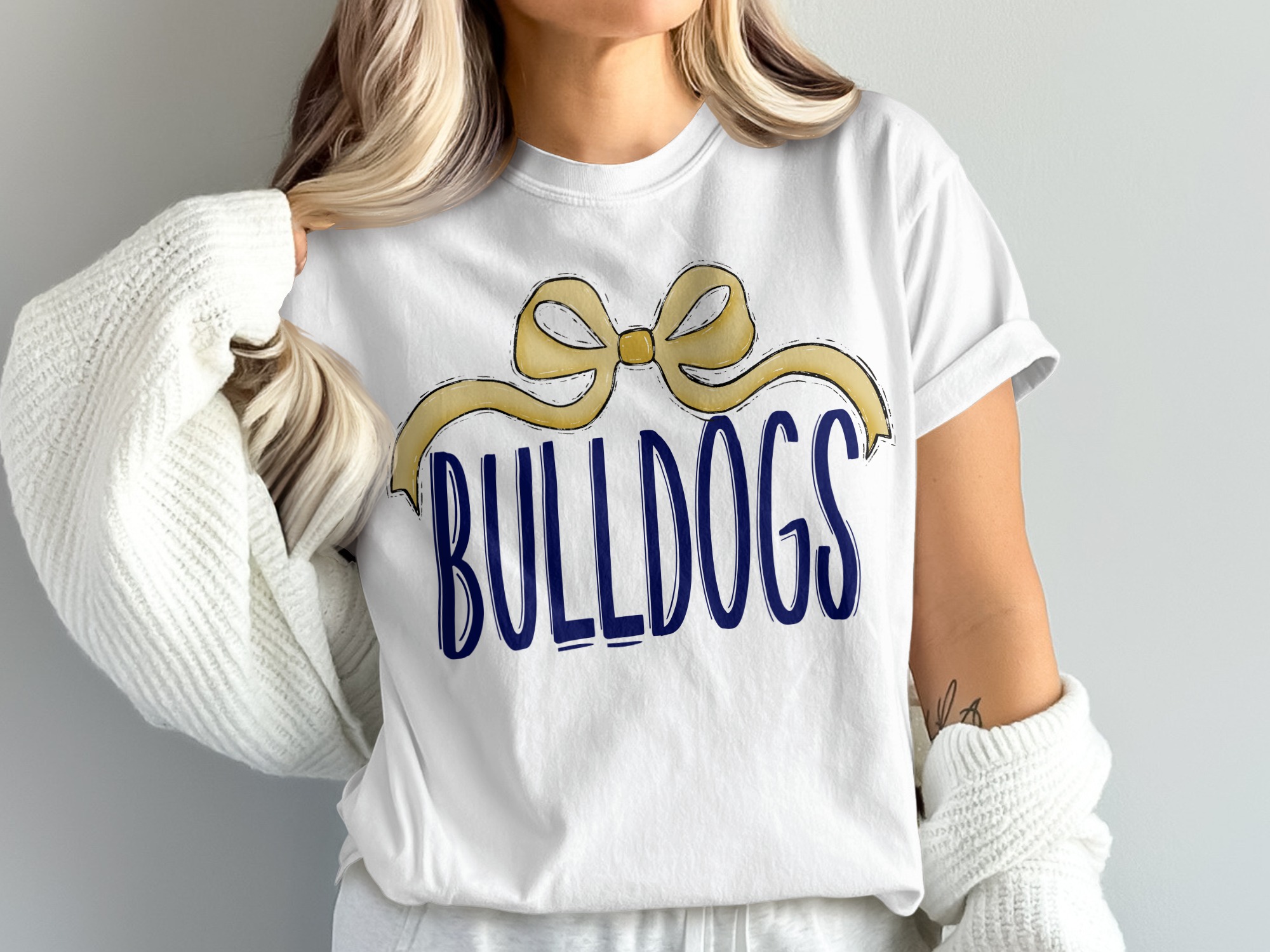Bulldogs T-Shirt, Team Spirit Tee, Cute Bow Design, Comfort Colors 1717, Game Day Apparel, Trendy Graphic Top, Gift For Her, School Pride