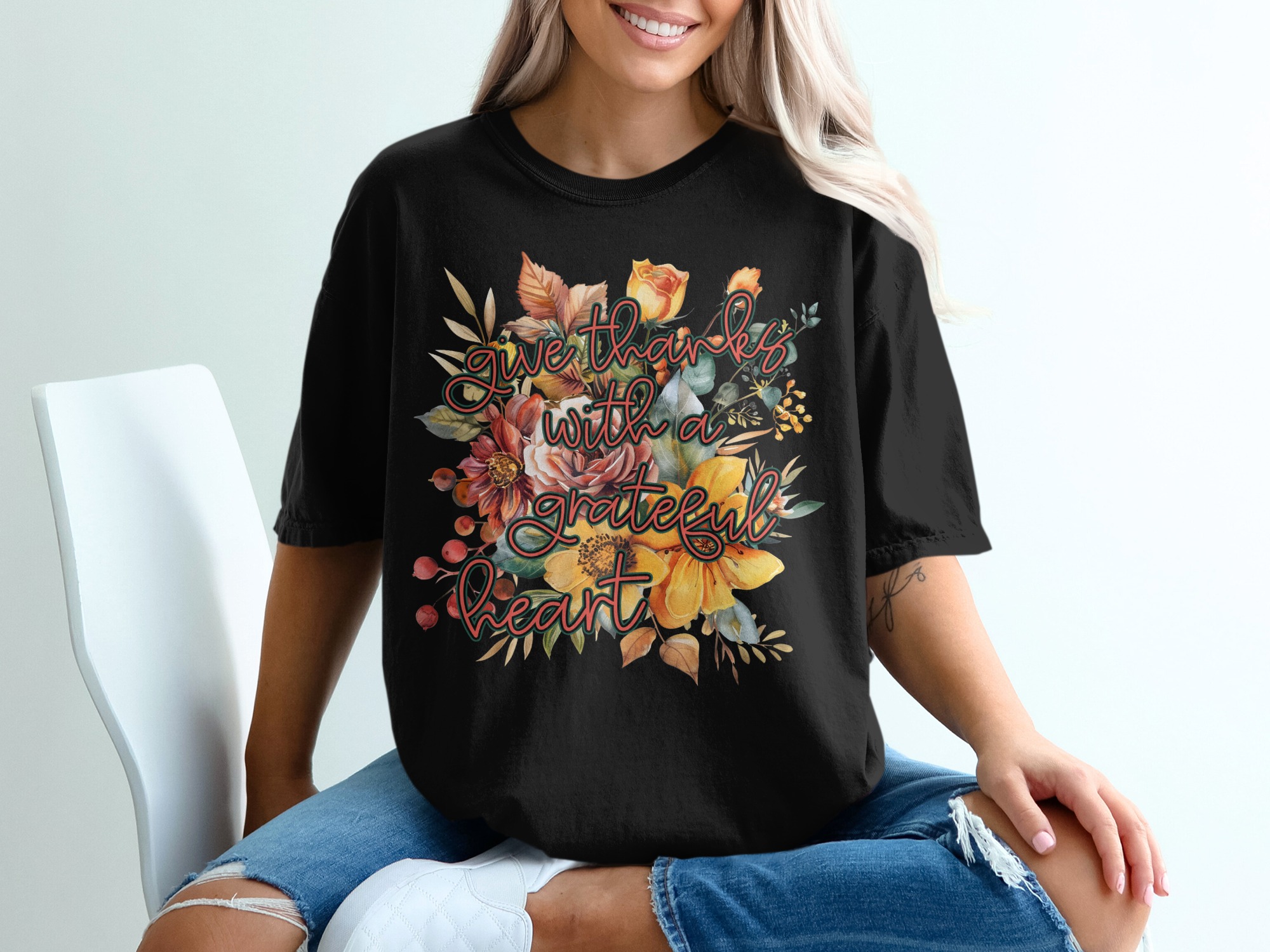 Give Thanks Floral T-Shirt, Grateful Heart Tee, Thanksgiving Shirt, Autumn Flowers, Fall T Shirt, Holiday Apparel, Thankful T Shirt - Image 2
