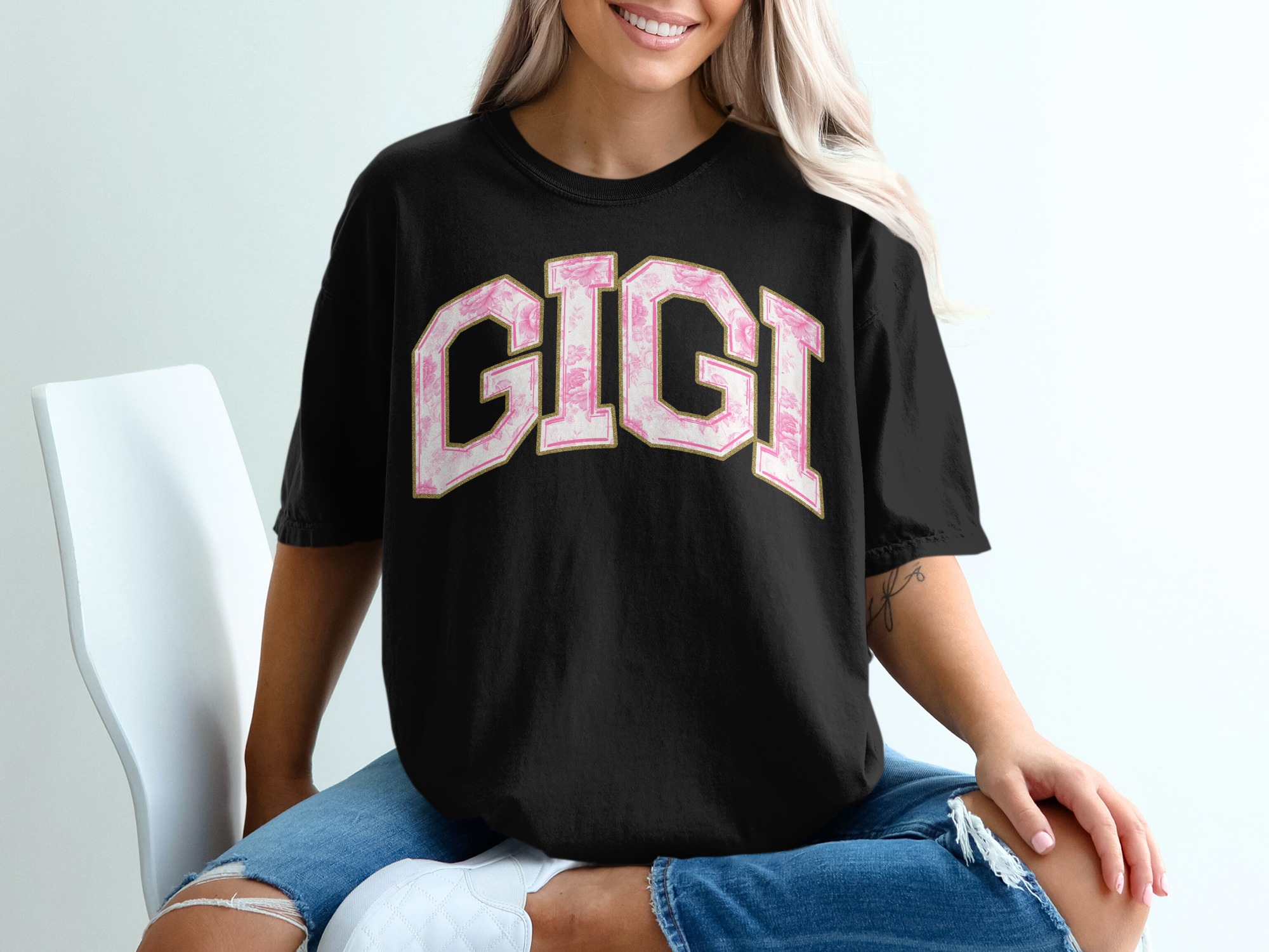Gigi T-Shirt, Floral Design, Grandmother Tee, Gigi Gift, Mother's Day, Cute T Shirt, Gift For Grandma, Gigi Shirt, Trendy Top - Image 2