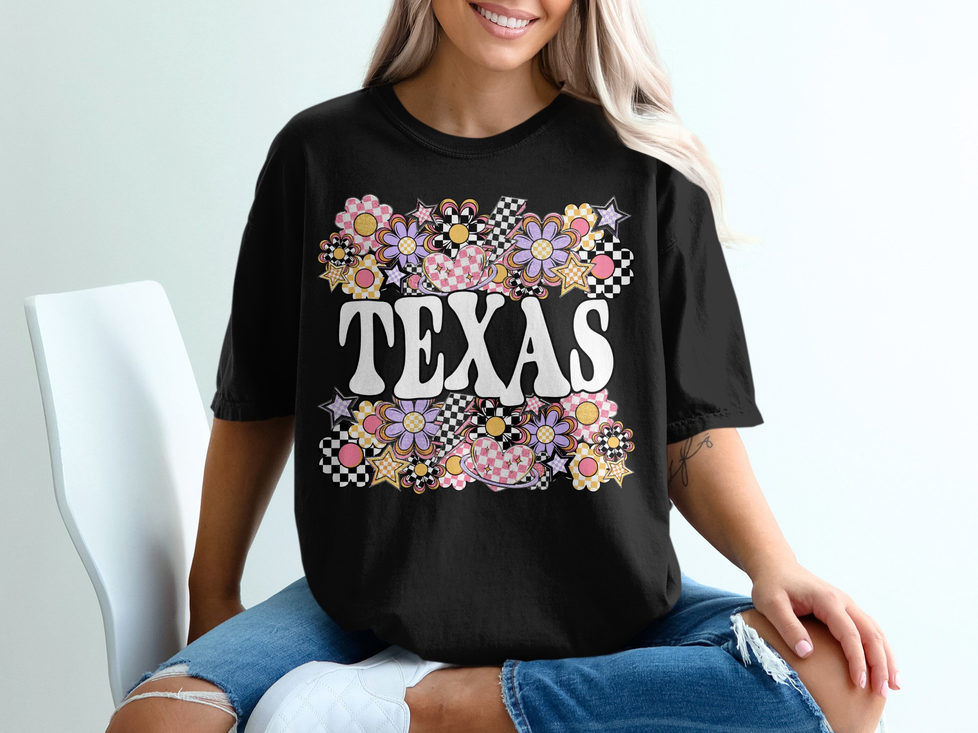 Texas T Shirt, Retro Groovy Floral Design, Checkered Stars Hearts, Texas State Pride Tee, Trendy Graphic T-Shirt, Cute Gift Idea - Image 2