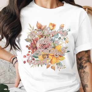 Give Thanks Floral T-Shirt, Grateful Heart Tee, Thanksgiving Shirt, Autumn Flowers, Fall T Shirt, Holiday Apparel, Thankful T Shirt