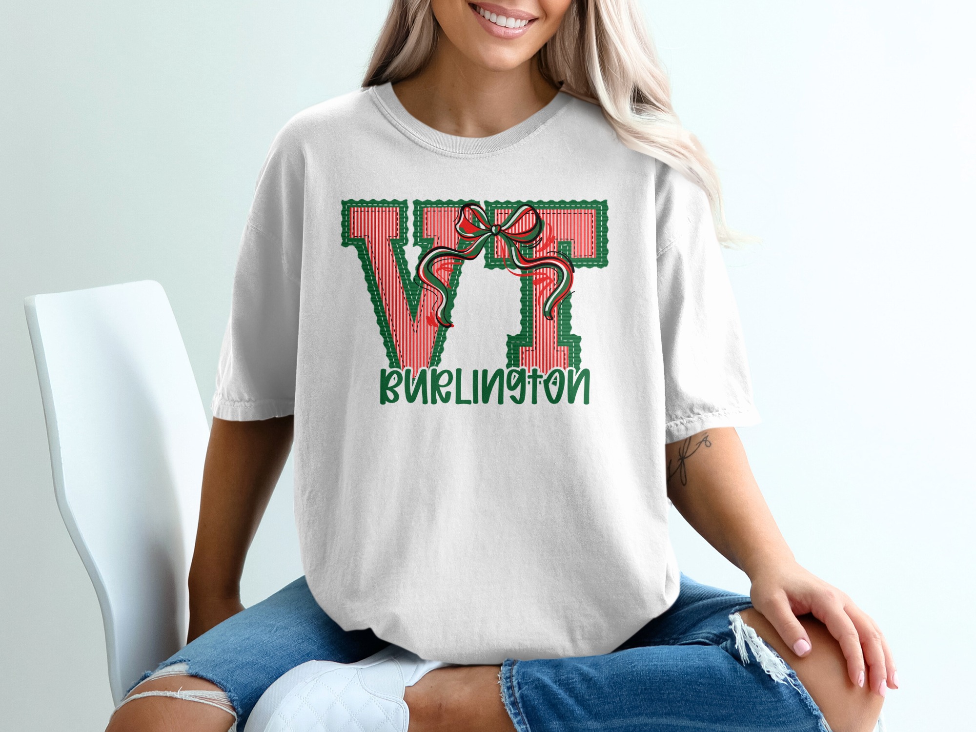 PERSONALIZED VT Burlington T-Shirt, Vermont Christmas Holiday Tee, Applique Style State City Shirt, Festive Bow Design, Unique Souvenir