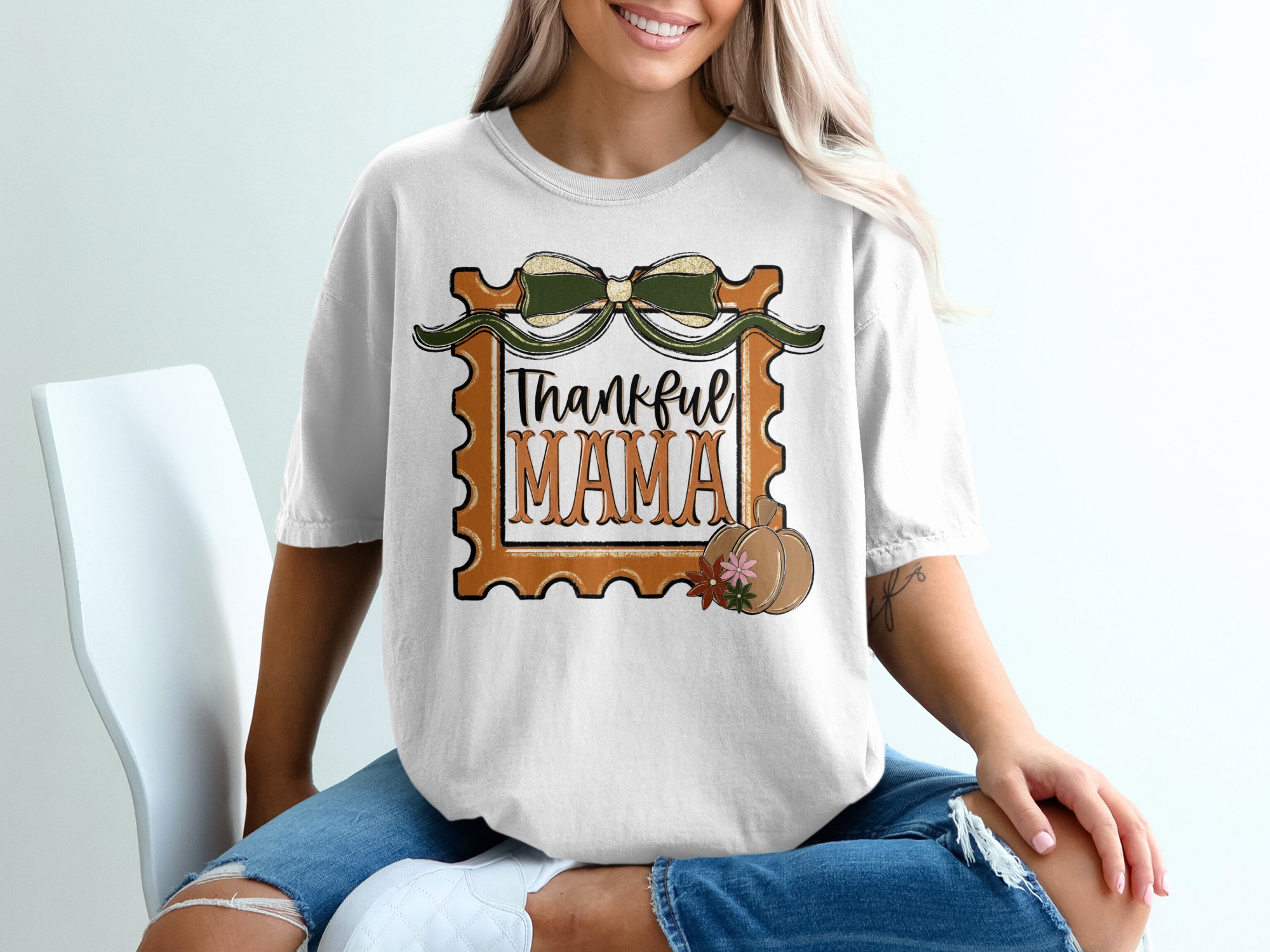 Thankful Mama T-Shirt, Thanksgiving Shirt, Fall Mama Shirt, Autumn Shirt, Gift for Mom, Cute Thanksgiving T Shirt
