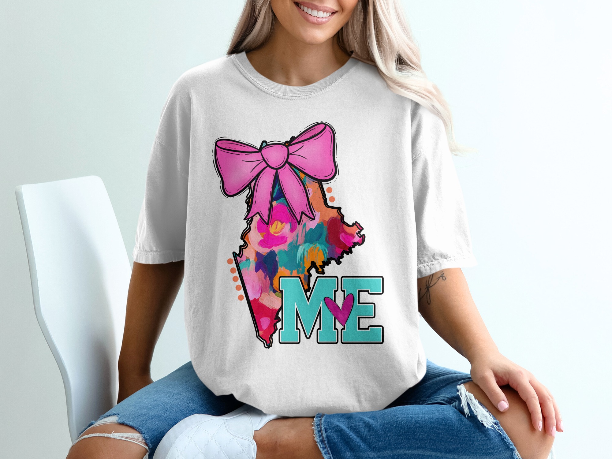 Maine T-Shirt, Colorful ME Design Tee, State Pride Apparel, Bow Accent Shirt, Souvenir T-Shirt, Gift for Mainer, Vacation Shirt