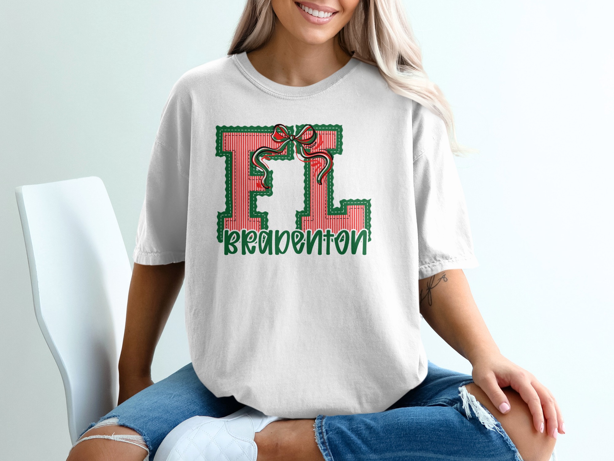 PERSONALIZED Florida Bradenton Christmas T-Shirt, Festive FL Applique Tee, Holiday Spirit Vacation Gift, Custom City State Shirt