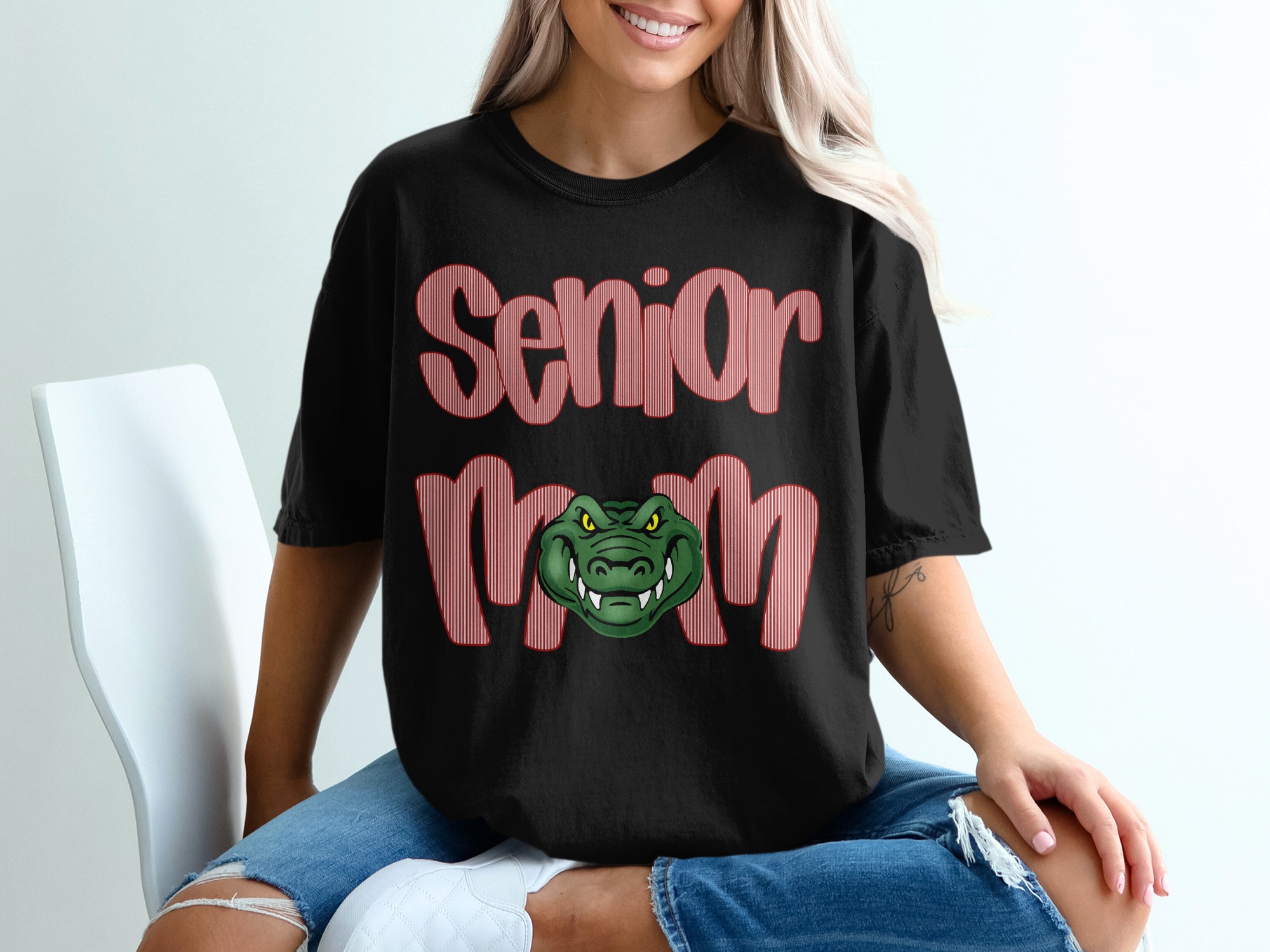 Senior Mom T-Shirt, Gator Mom Shirt, Graduation Shirt, Class of 2024 Shirt, Funny Mom T-Shirt, Mom Gift, College Mascot Shirt, Trendy - Image 2