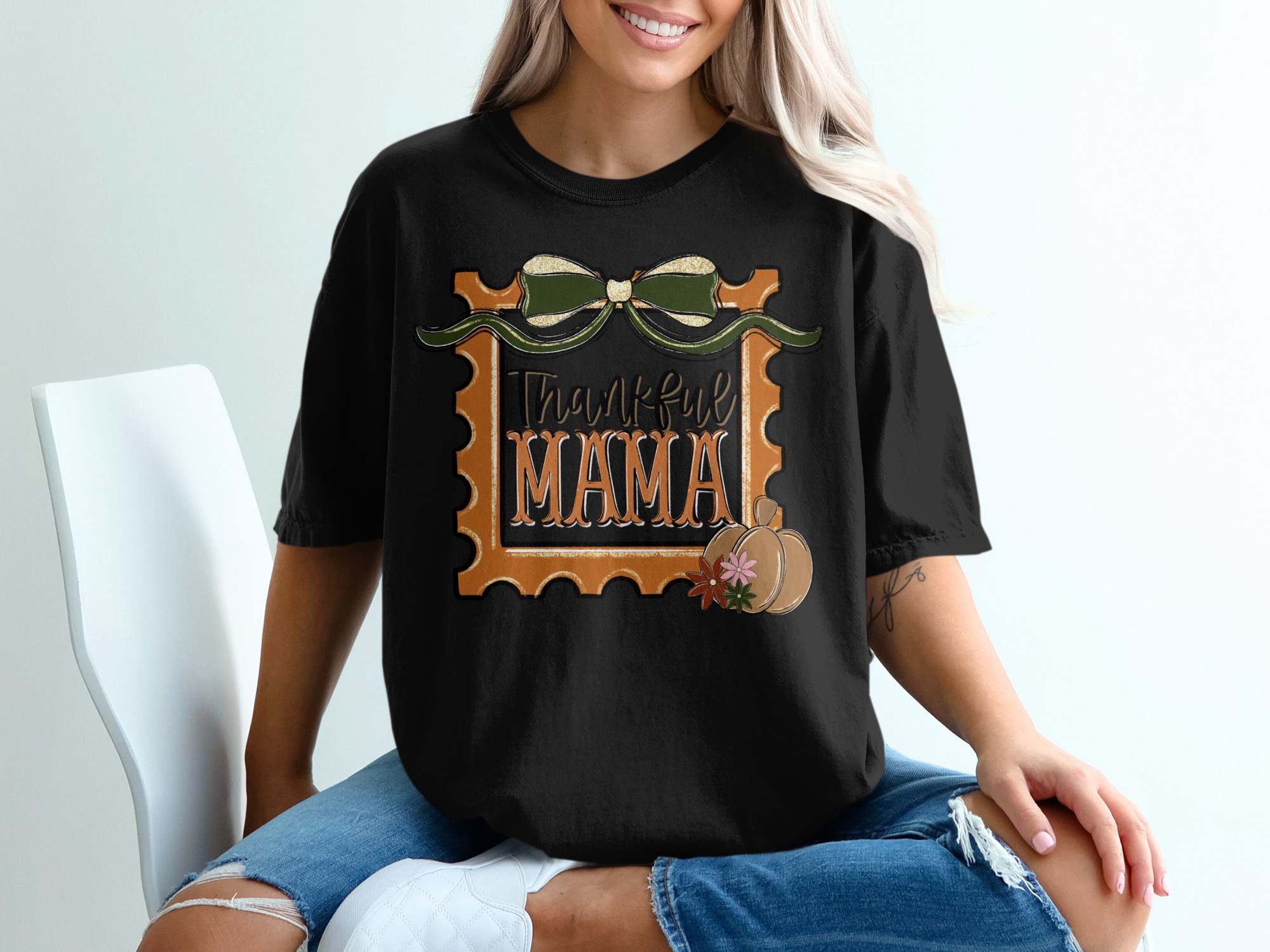 Thankful Mama T-Shirt, Thanksgiving Shirt, Fall Mama Shirt, Autumn Shirt, Gift for Mom, Cute Thanksgiving T Shirt - Image 2