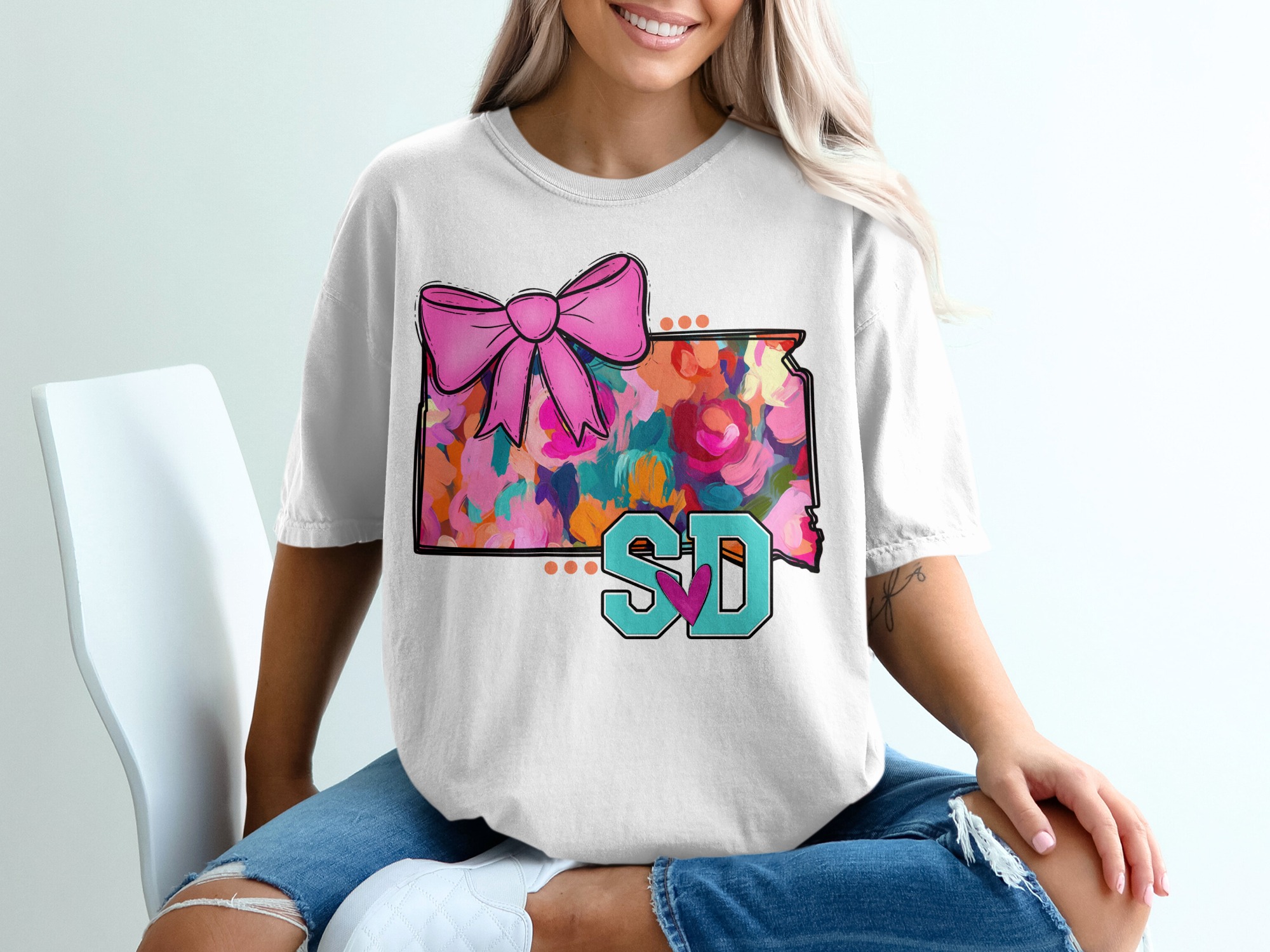 South Dakota State T-Shirt, SD Art Map Tee, Cute State Pride Gift, Colorful Bow Design, South Dakota Apparel, Vacation Souvenir Tee