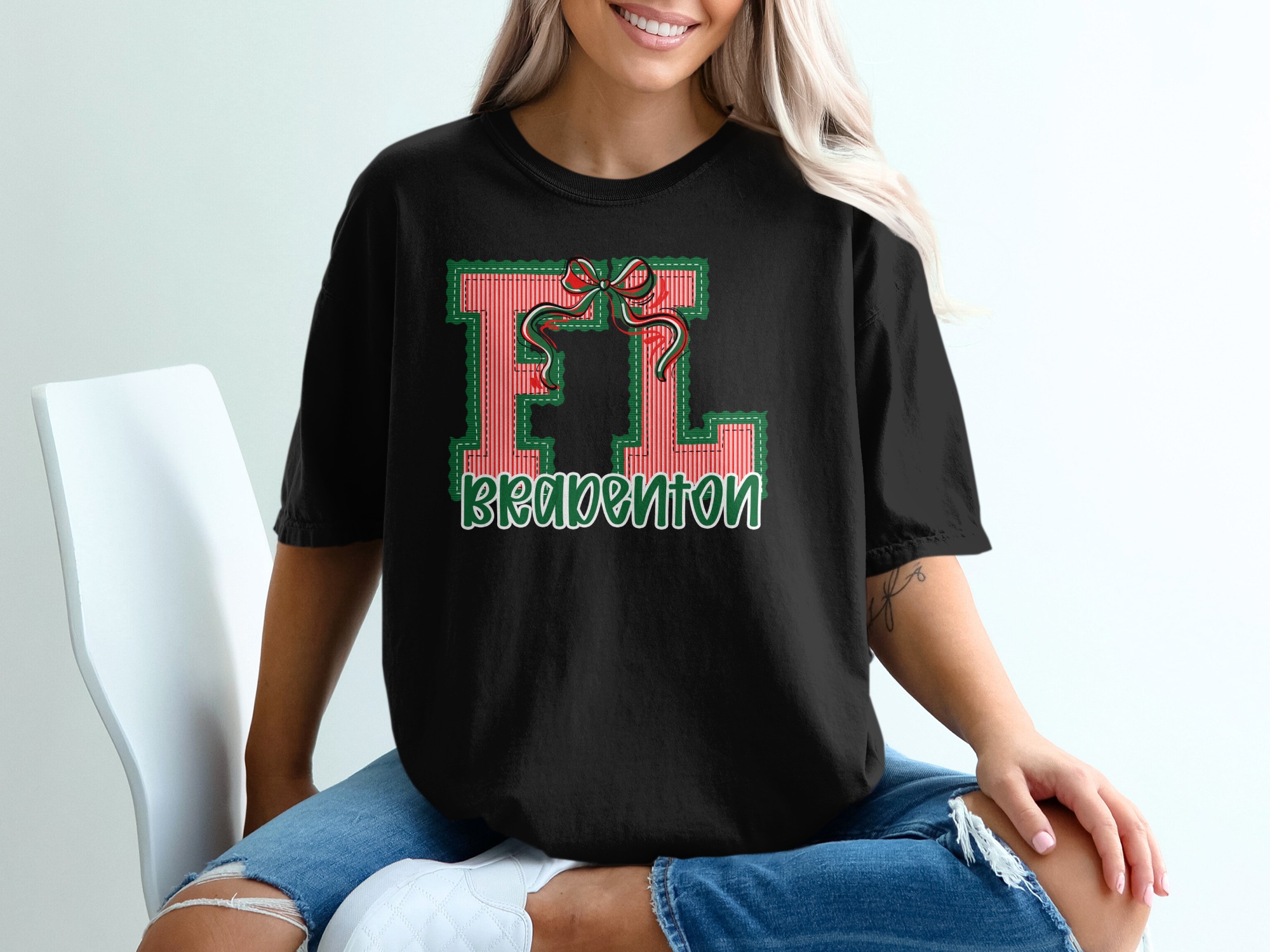 PERSONALIZED Florida Bradenton Christmas T-Shirt, Festive FL Applique Tee, Holiday Spirit Vacation Gift, Custom City State Shirt - Image 2