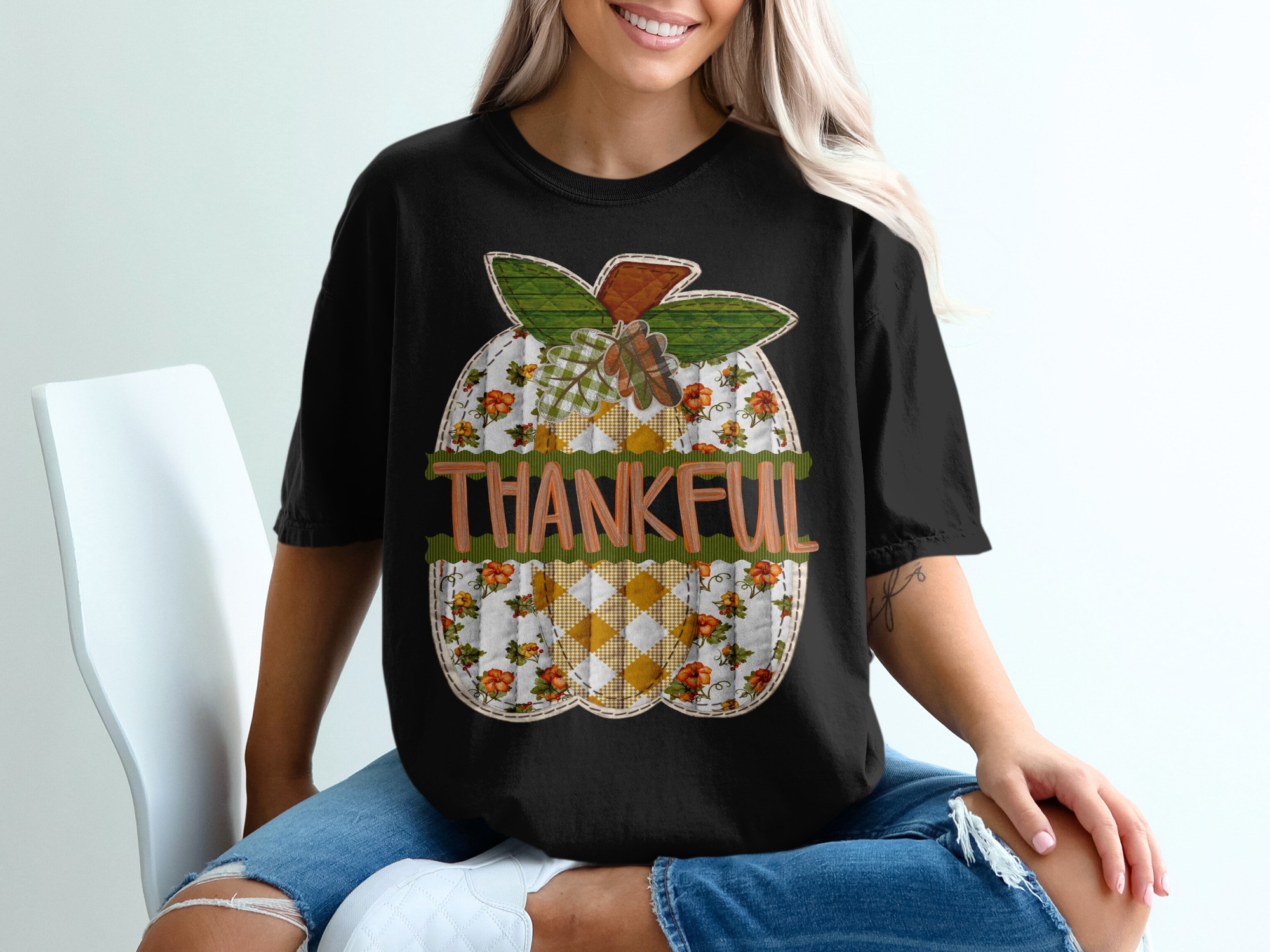 Thankful Pumpkin T-Shirt, Fall T Shirt, Autumn Tee, Thanksgiving Shirt, Cute Holiday Gift, Harvest Season Apparel, Seasonal Top - Image 2