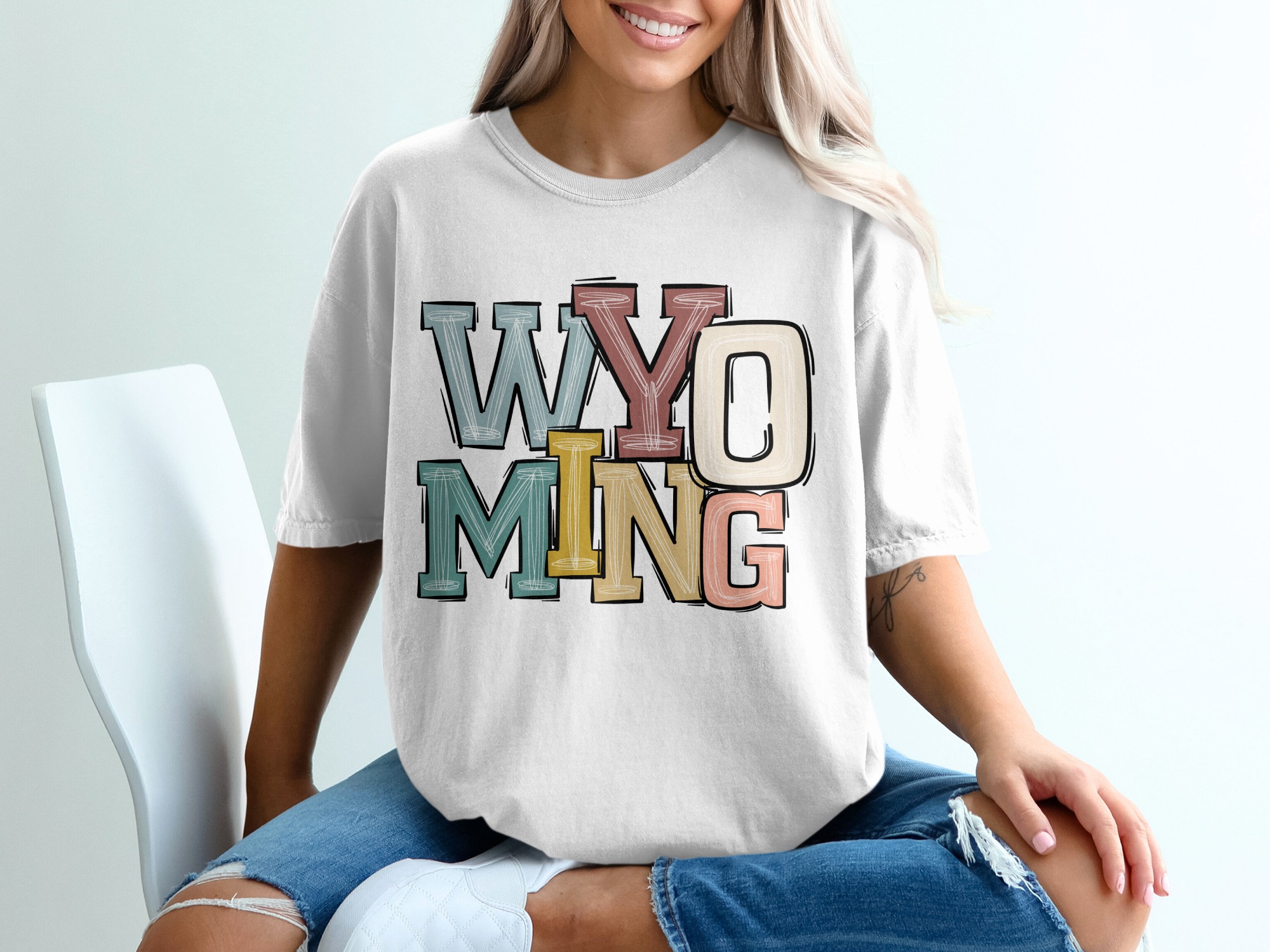 Wyoming State Retro Graphic Souvenir Travel Design T-Shirt
