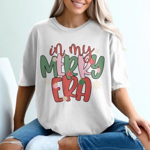 Merry Era T-Shirt, Christmas Shirt, Holiday Tee, Festive Season, Gift for Christmas, Ornament T-Shirt, Snowflake Shirt, Era Shirt