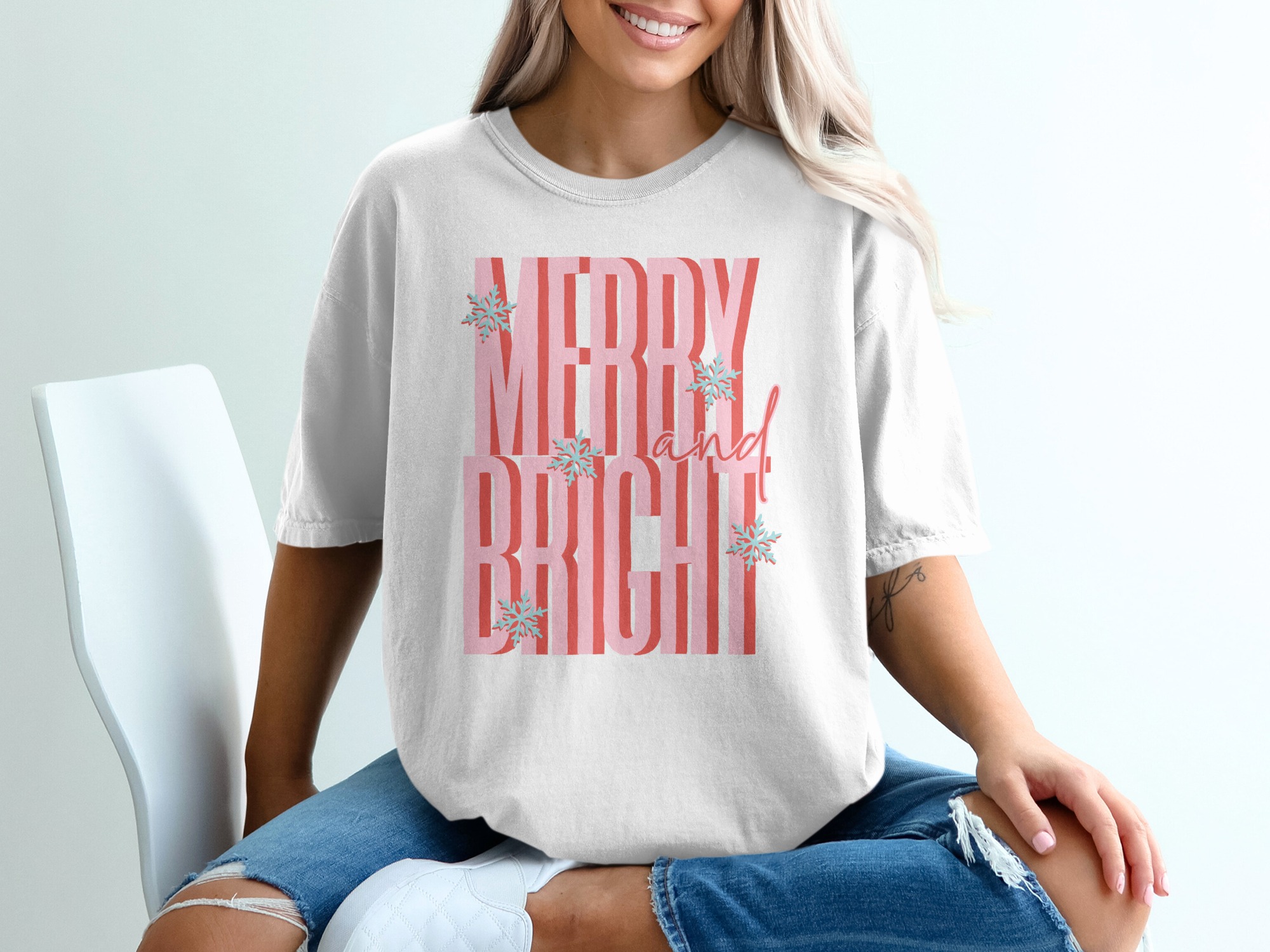 Merry and Bright T-Shirt, Christmas Shirt, Holiday Tee, Festive Shirt, Winter TShirt, Snowflake Shirt, Gift for Her, Gift for Him
