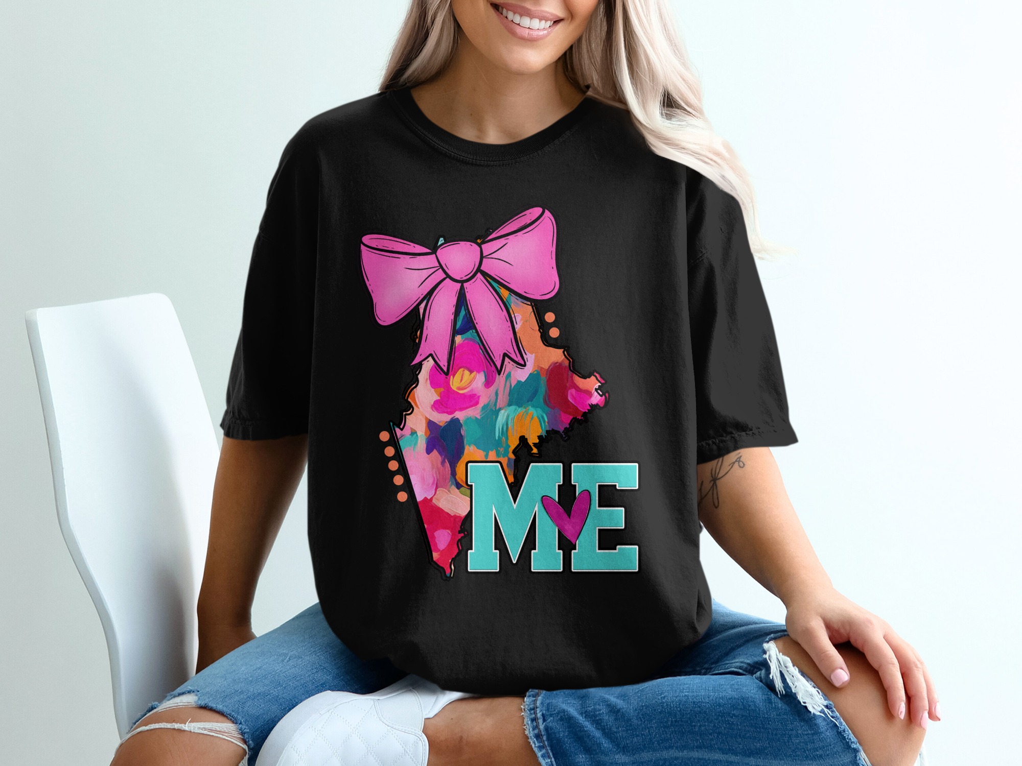 Maine T-Shirt, Colorful ME Design Tee, State Pride Apparel, Bow Accent Shirt, Souvenir T-Shirt, Gift for Mainer, Vacation Shirt - Image 2