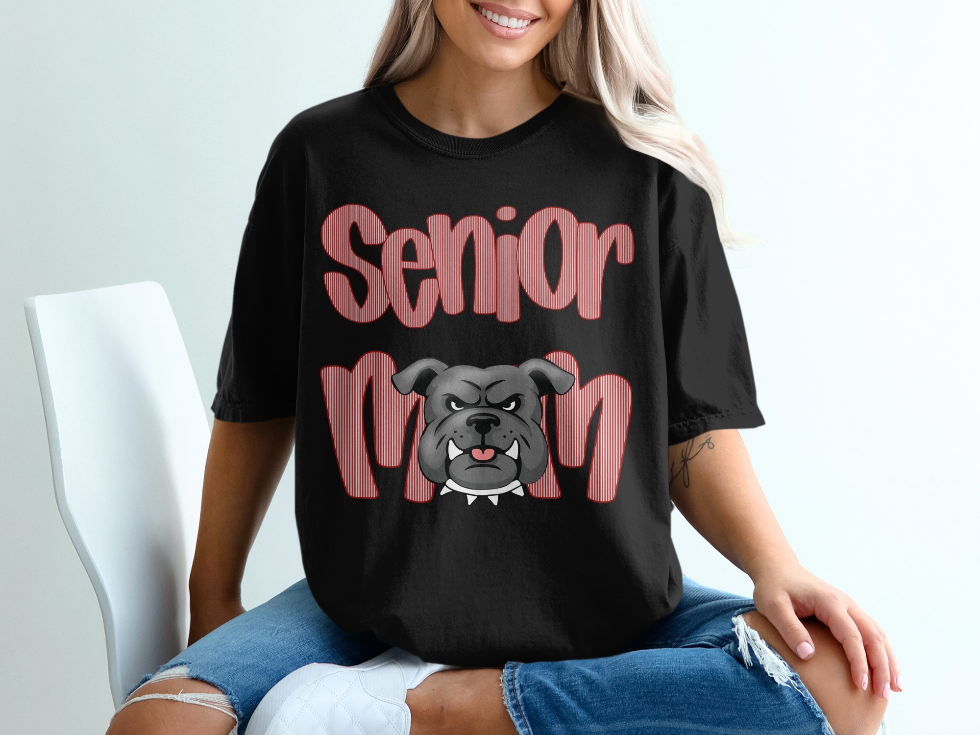 Senior Mom Bulldog T-Shirt, Funny Dog Lover Shirt, Graduation Gift for Mom, Proud Mom Tee, Cute Animal T-Shirt, Gift for Her - Image 2