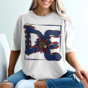 DE T-Shirt, Distressed Look, Patriotic Sunflower Shirt, USA Flag Inspired, American T-Shirt, Graphic Tee, Trendy Design T-Shirt