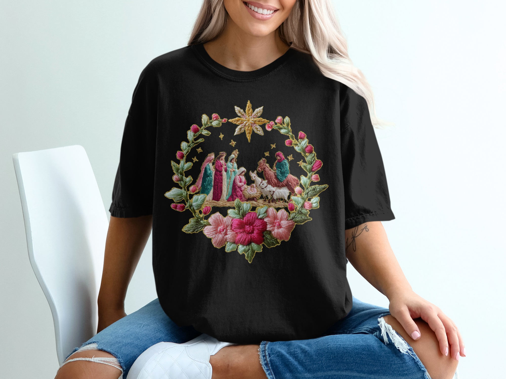Embroidered Nativity Floral Wreath Christmas Scene T-Shirt, faux yarn - Image 2
