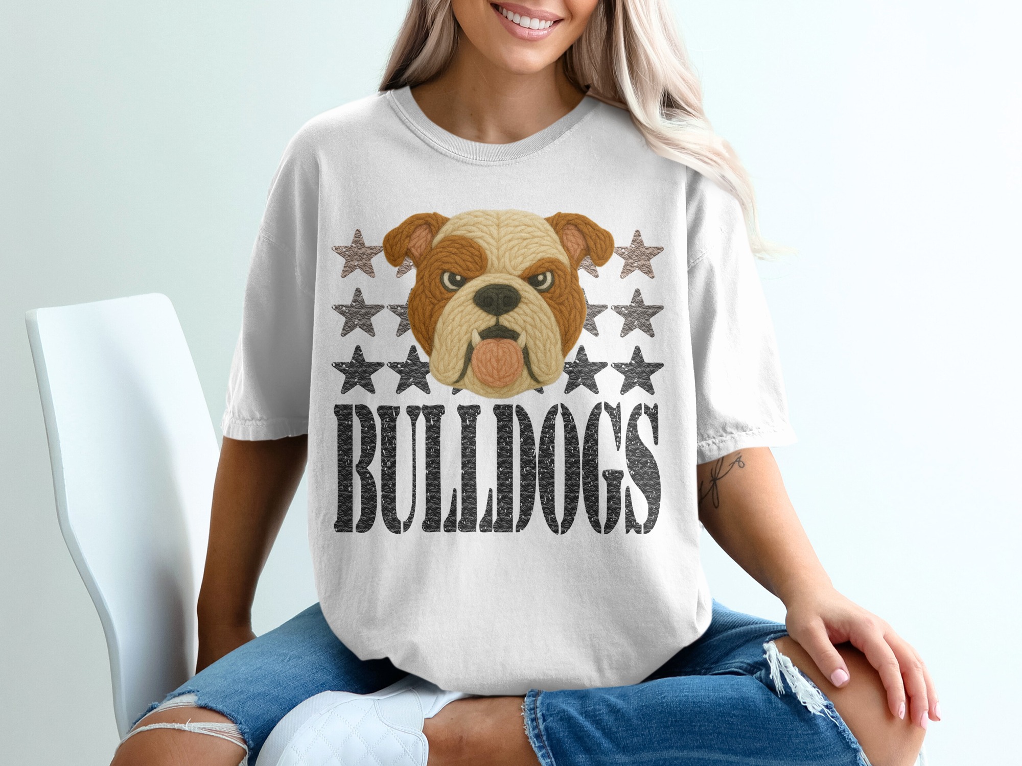 Bulldogs T-Shirt, Graphic Tee, Animal Shirt, Dog Lover Gift, Bulldog Breed Shirt, Mascot T-Shirt, Sport Team Fan T-Shirt, Cool T-Shirt