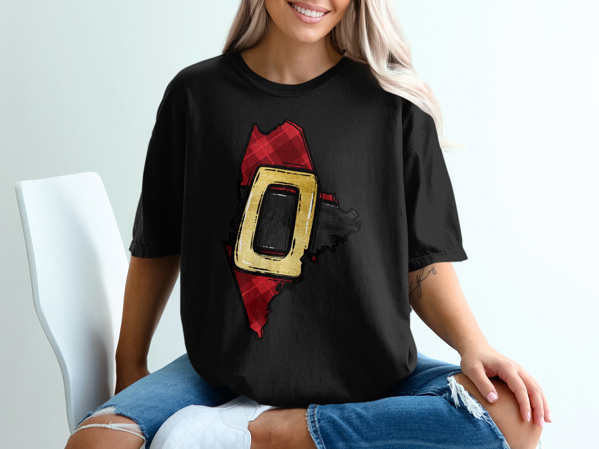 Maine Santa Belt T-Shirt, Christmas Maine, Plaid, Gold Buckle, Holiday Shirt, Maine Gifts, Maine Pride, Santa Claus, Festive Apparel - Image 2