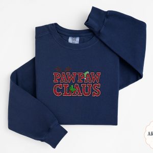 Paw Paw Claus Sweatshirt, Christmas Sweatshirt, Grandparent Gift, Holiday Sweatshirt, Festive Apparel, Winter Sweatshirt, Plaid Design