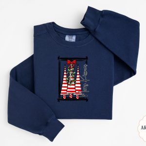 Merry Christmas Tree Sweatshirt, Holiday Season Crewneck, Christmas Mistletoe Graphic Sweatshirt, Festive Winter Sweatshirt, Christmas Gift