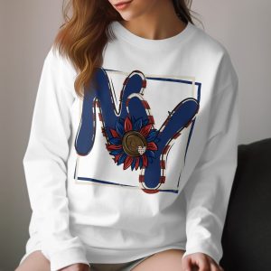 New York City Love Graphic Long Sleeve T-Shirt, Heart and Flower NY Art Tee, Trendy Urban Fashion Top for NYC Lovers
