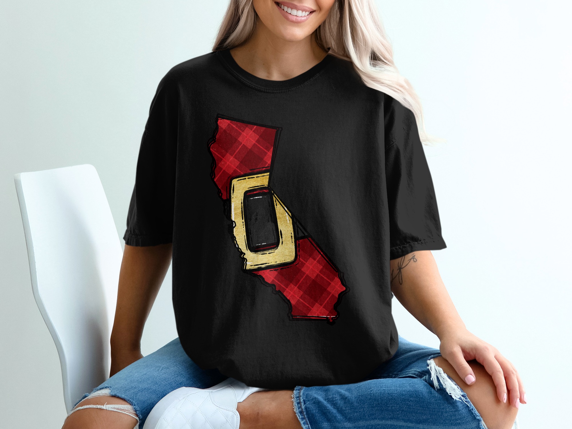 California Santa Belt T-Shirt, Plaid Design, State Pride Shirt, Holiday Apparel, Festive California Tee, Xmas Gift Idea - Image 2