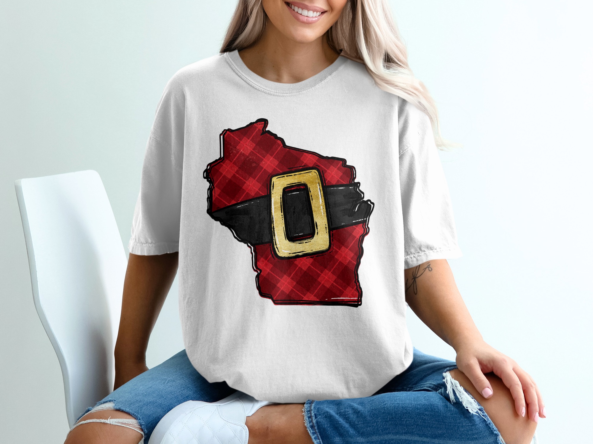 Wisconsin Christmas T-Shirt, Santa Belt State Outline, Plaid Design Shirt, WI Holiday Gift, Festive Top, Seasonal Apparel
