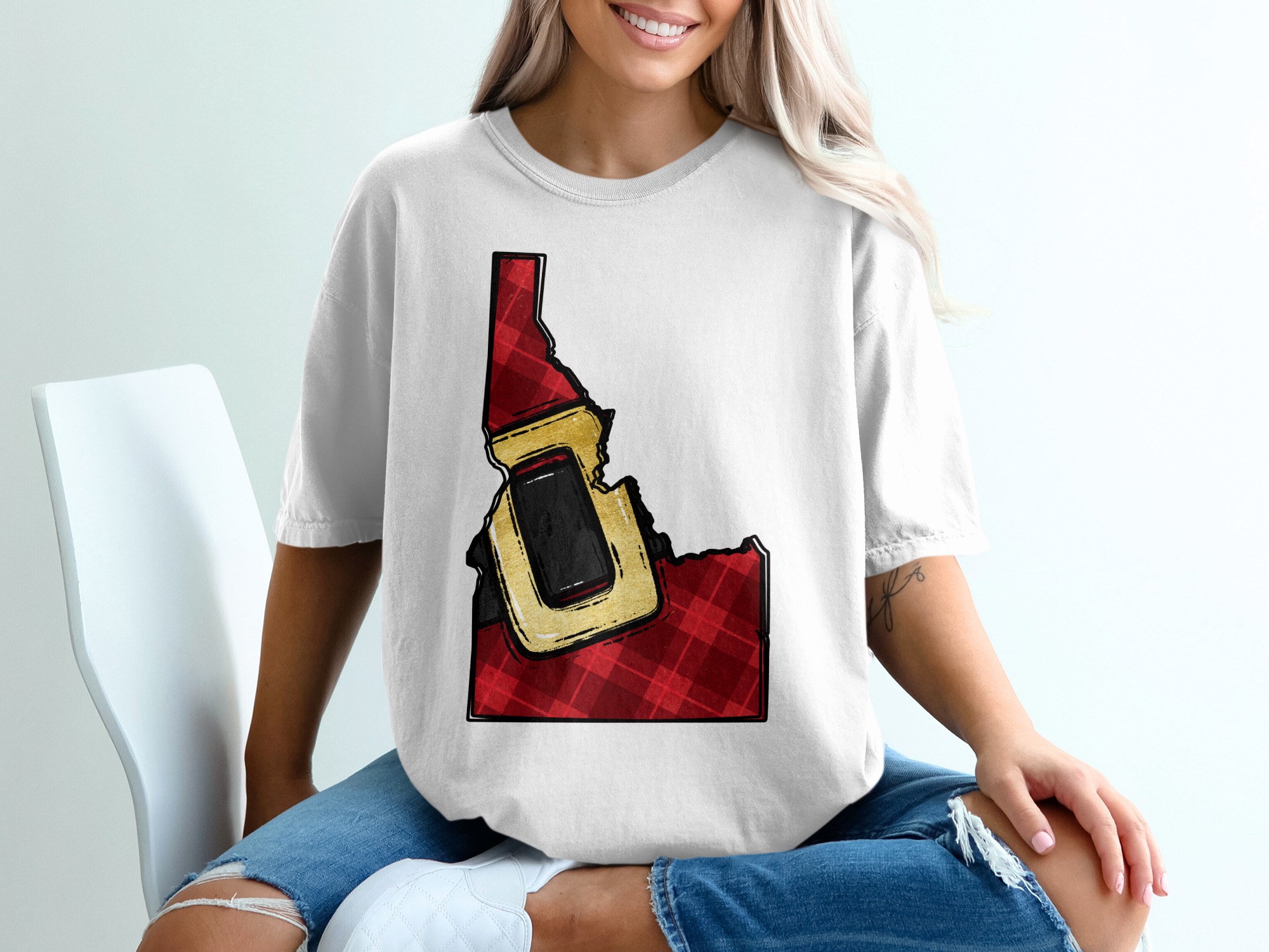 Idaho Santa Hat T-Shirt, Plaid State Christmas Tee, Holiday Idaho Gift, Festive Idaho Apparel, State Pride Shirt