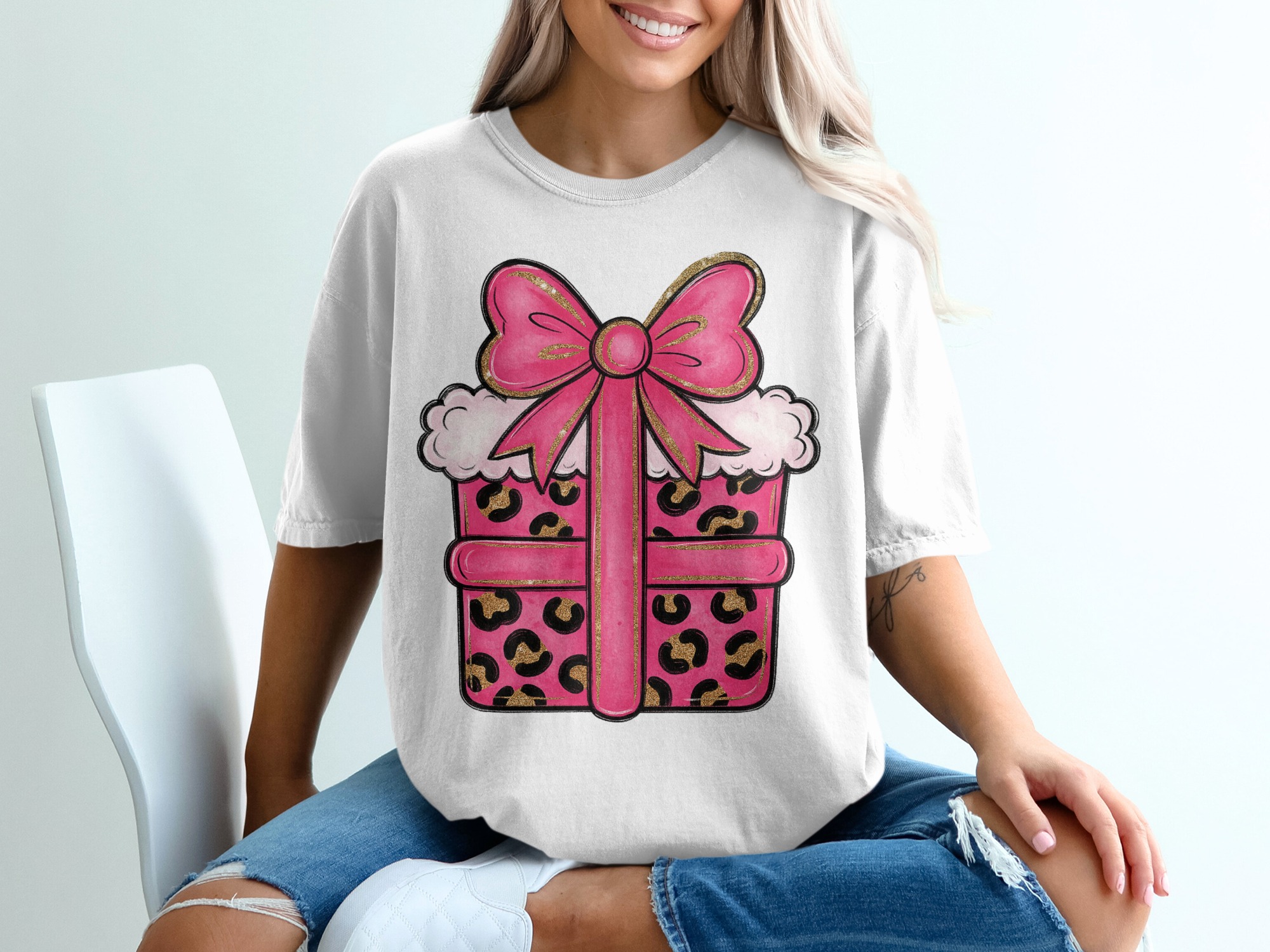 Pink Leopard Print Gift T-Shirt, Cute Bow Present Tee, Birthday Gift Top, Fun Celebration Shirt, Unique Design T-Shirt
