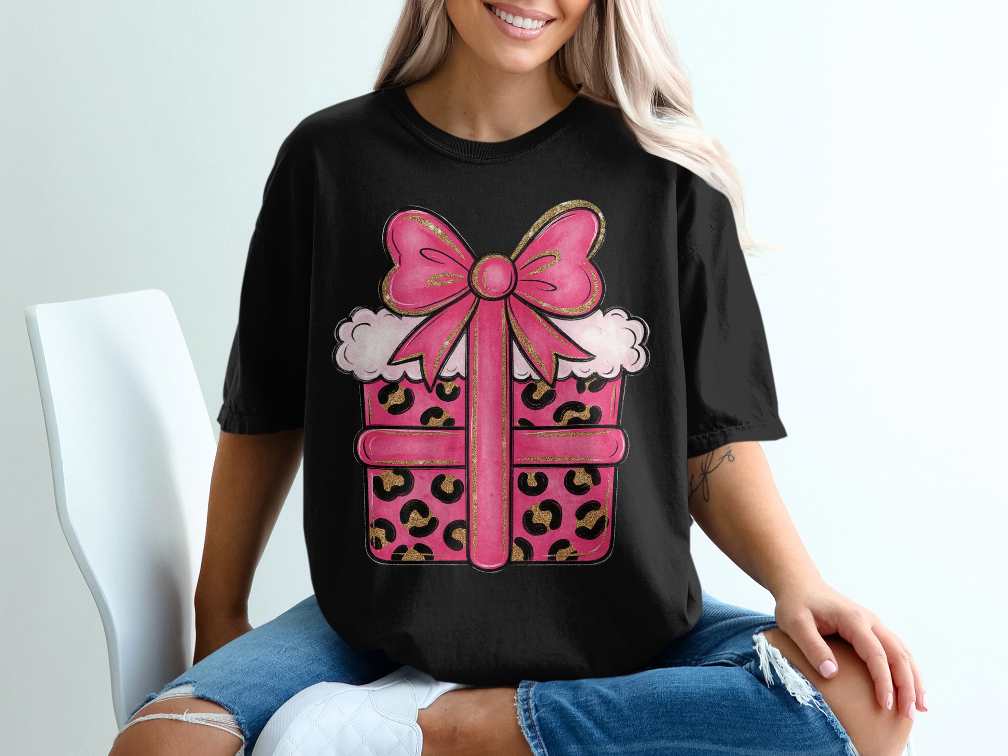 Pink Leopard Print Gift T-Shirt, Cute Bow Present Tee, Birthday Gift Top, Fun Celebration Shirt, Unique Design T-Shirt - Image 2