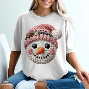 Crochet Snowman T-Shirt, Winter Holiday Apparel, Festive Christmas Top, Knitted Snowman Design, Cute Winter T Shirt, Holiday Gift