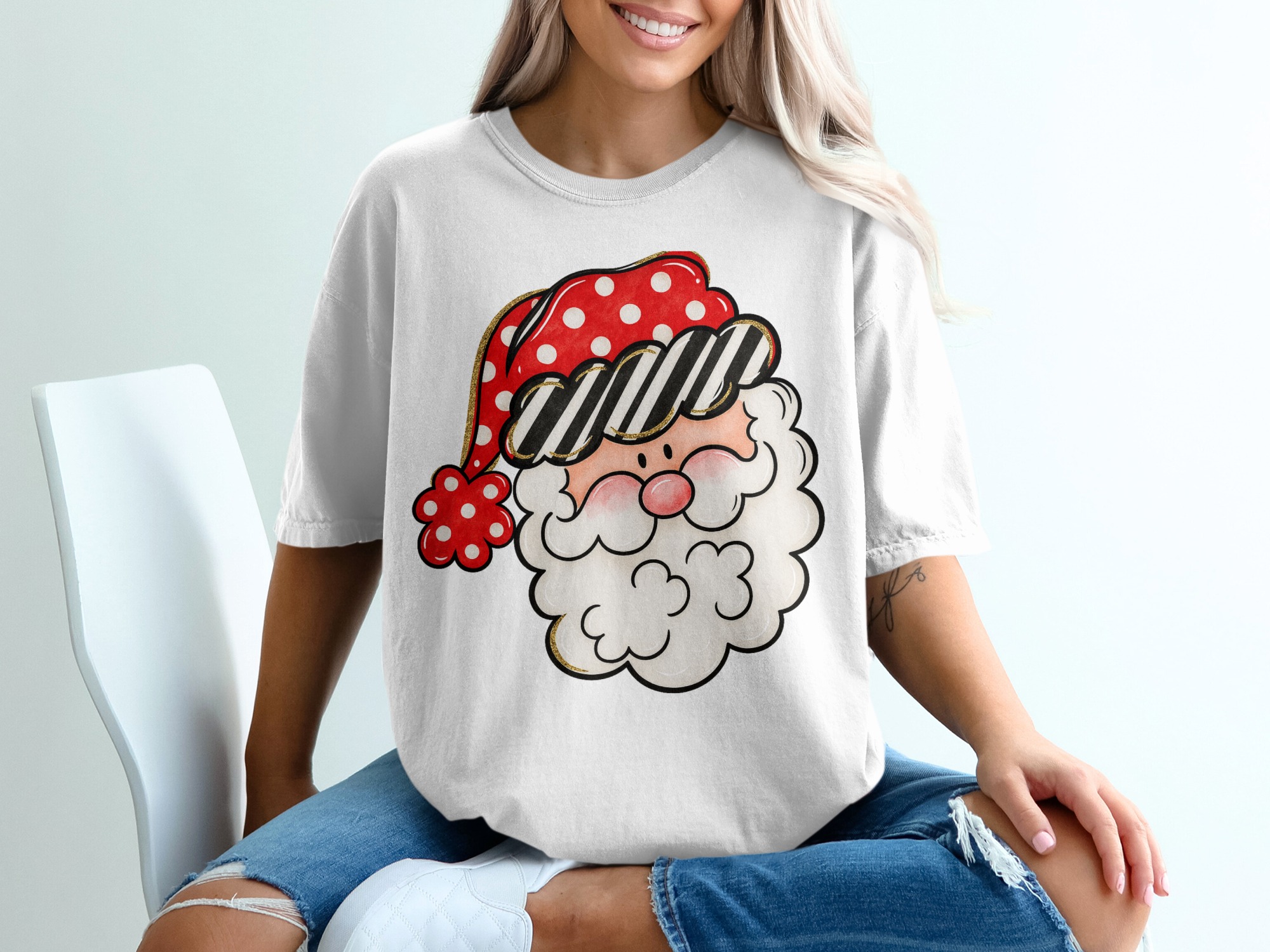 Cute Santa Face T-Shirt, Christmas Shirt, Holiday Apparel, Santa Claus Tee, Festive Top, Holiday Gift, Winter Clothing, Seasonal Design