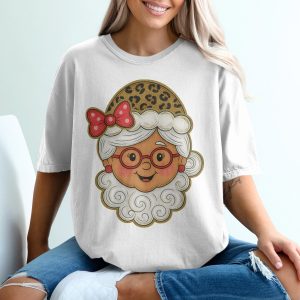 Leopard Santa T-Shirt, African American Santa Tee, Black Santa Shirt, Christmas Tee, Holiday Shirt, Cute Festive Design, Mrs Claus Shirt