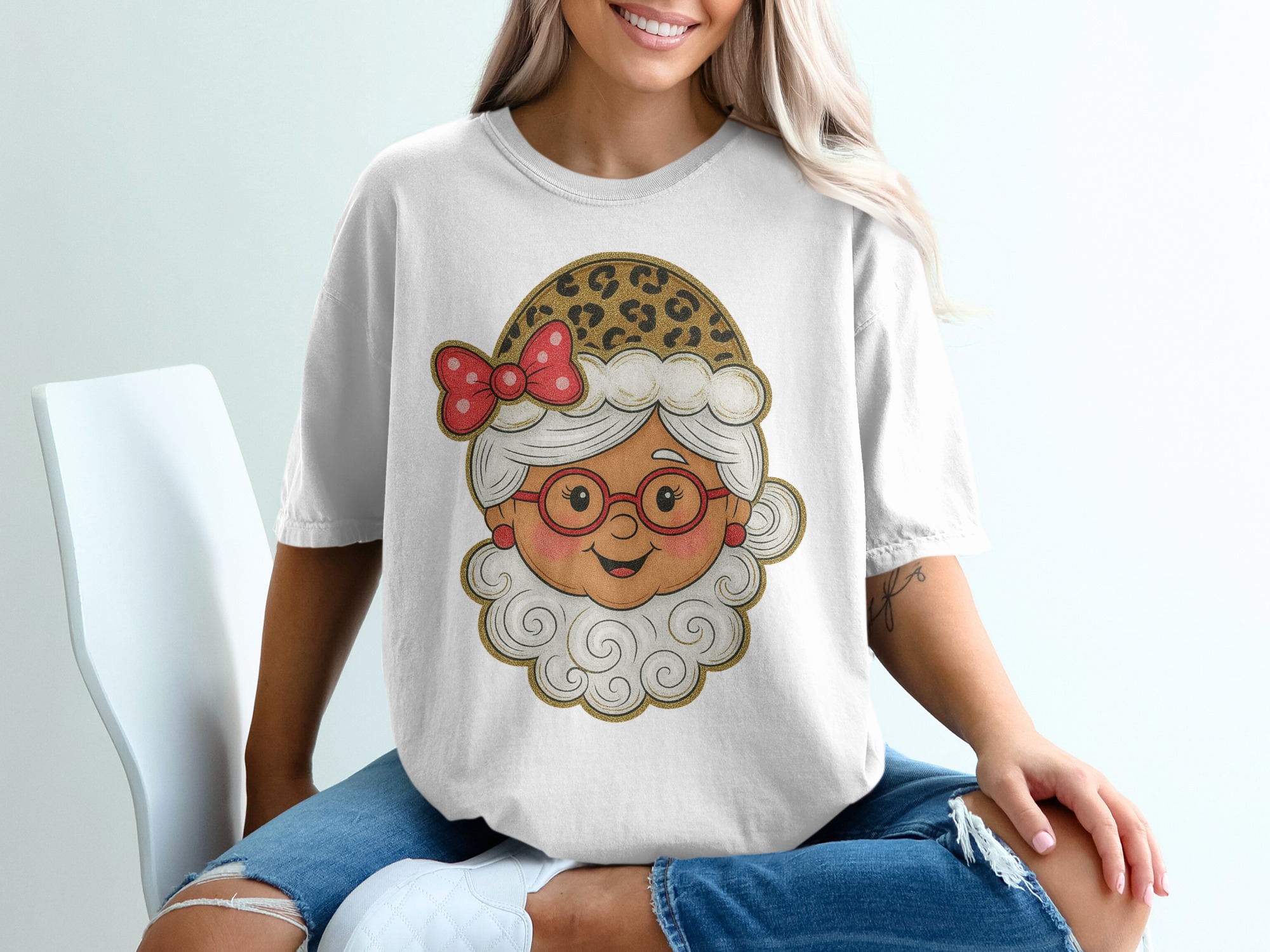Leopard Santa T-Shirt, African American Santa Tee, Black Santa Shirt, Christmas Tee, Holiday Shirt, Cute Festive Design, Mrs Claus Shirt