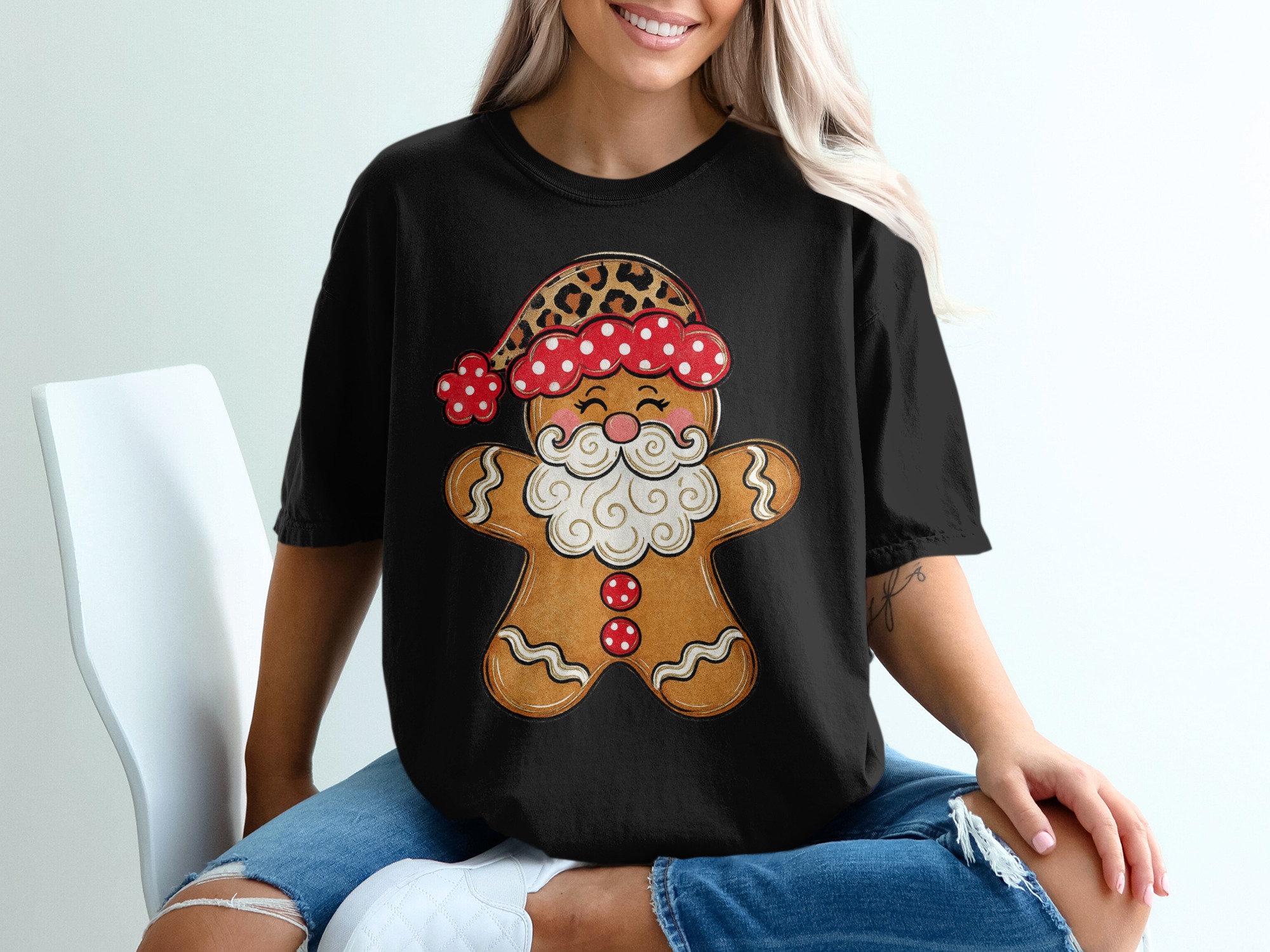 Christmas Gingerbread T-Shirt, Leopard Santa Hat Tee, Holiday Baking Shirt, Cute Cookie Apparel, Winter Festive Top, Seasonal Gift Idea - Image 2