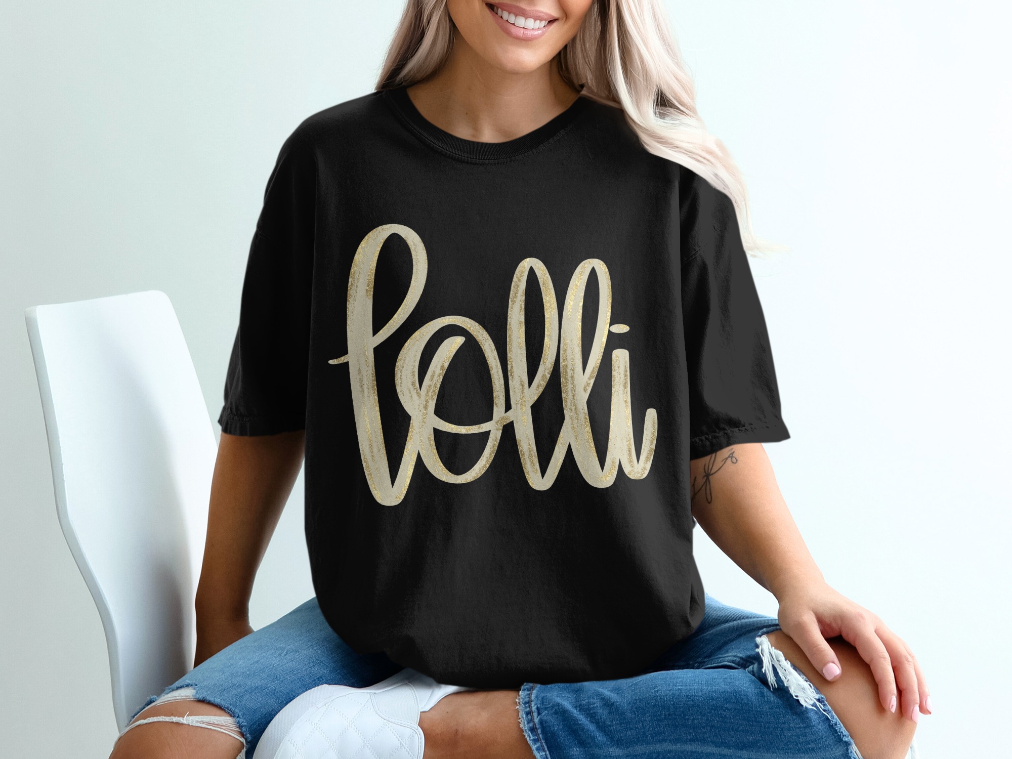 Lolli T-Shirt, Gold Lettering Tee, Grandma Gift, Mothers Day Shirt, Trendy Design T-Shirt, Gift for Lolli, Stylish Top T-Shirt - Image 2