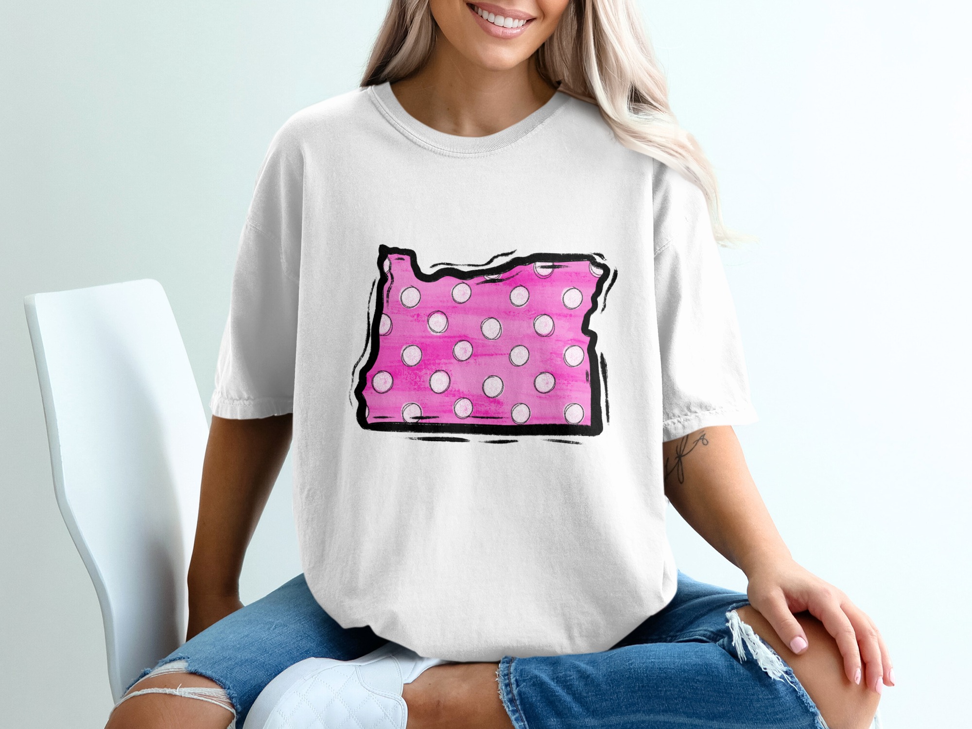 Oregon State T-Shirt, Pink Polka Dot Design, USA State Pride, Souvenir Shirt, Vacation Tee, Travel Shirt, Trendy T-Shirt