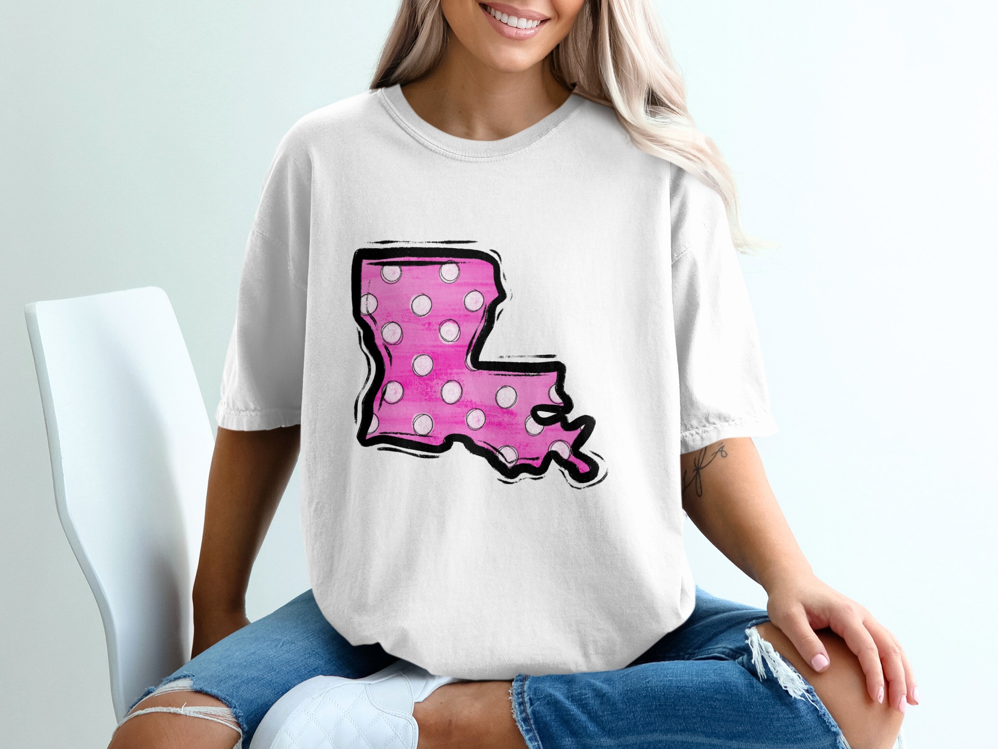 Louisiana State T-Shirt, Pink Polka Dot, Unique Gift Idea, Souvenir T-Shirt, Travel Tee, Trendy Graphic Tee, Louisiana Pride