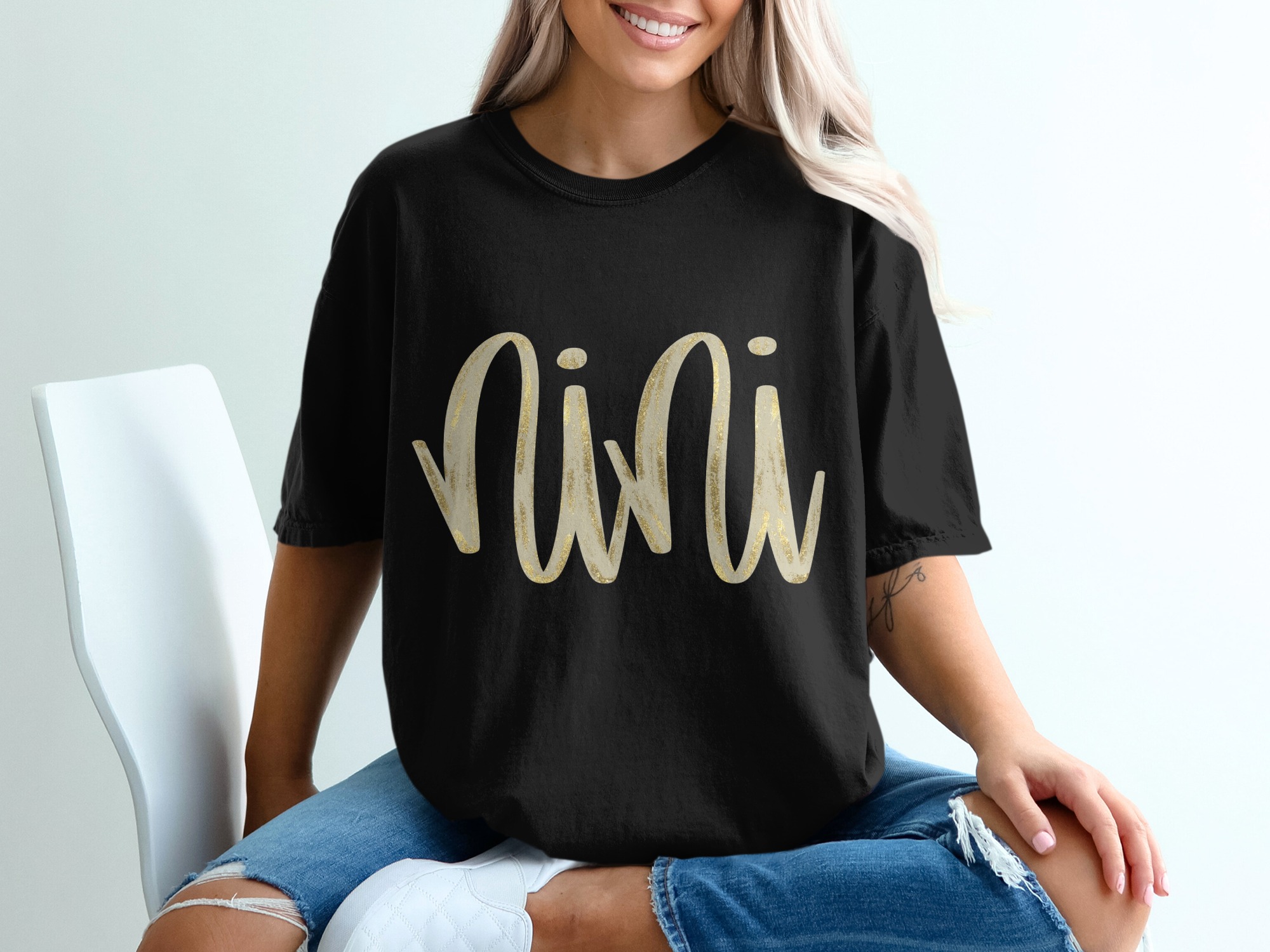 Nini T-Shirt, Best Nini Ever, Grandma Gift, Cute Grandparent T-Shirt, Granddaughter Shirt, Nini Birthday Shirt, Gift For Nini - Image 2