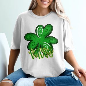 Lucky Clover T-Shirt, St Patricks Day T Shirt, Irish Shirt, Four Leaf Clover Shirt, Good Luck Shirt, Holiday Tee, Cute Holiday T-Shirt